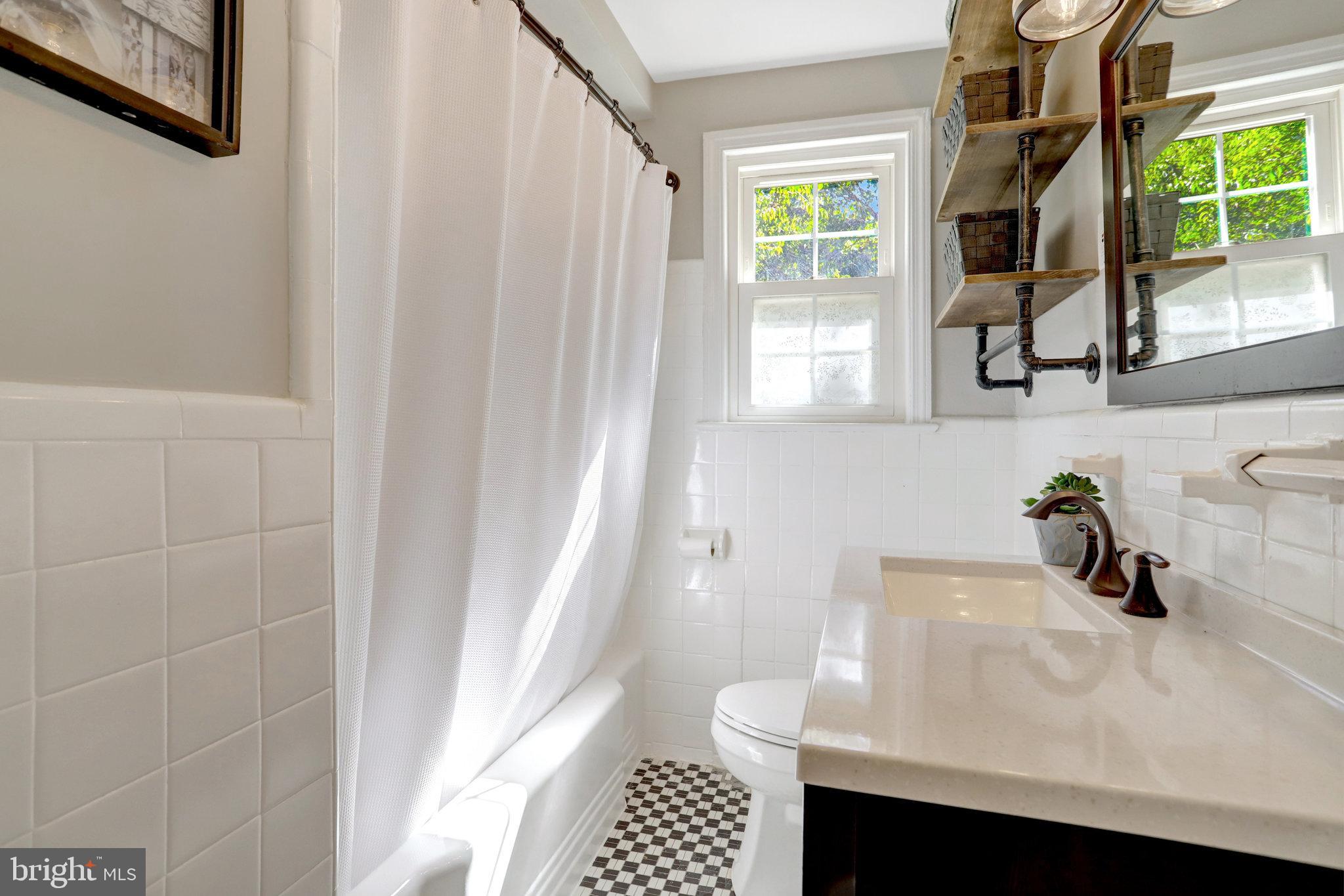 BELLE VIEW - Residential Lease