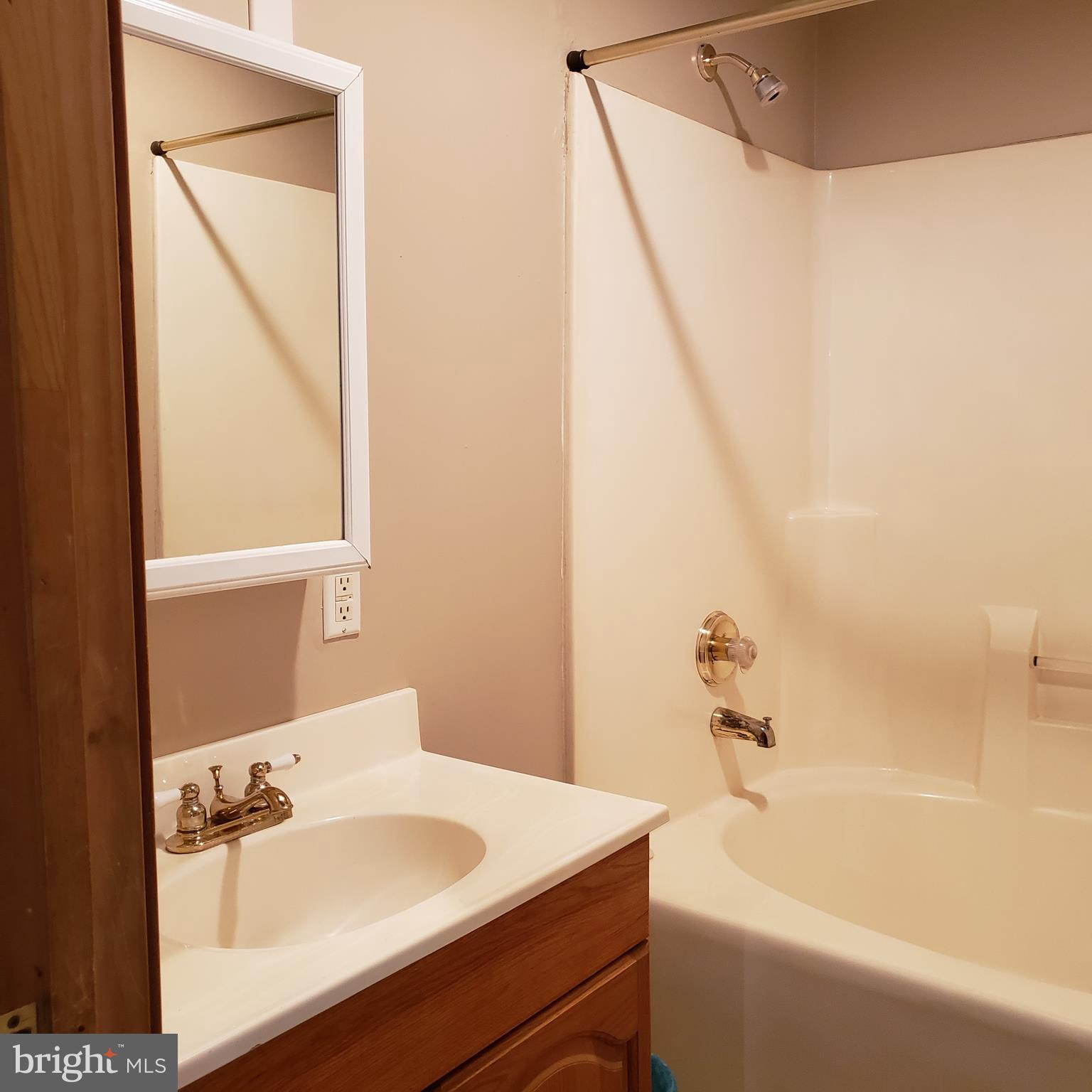 LITTLE MOUNTAIN ESTATES - Residential