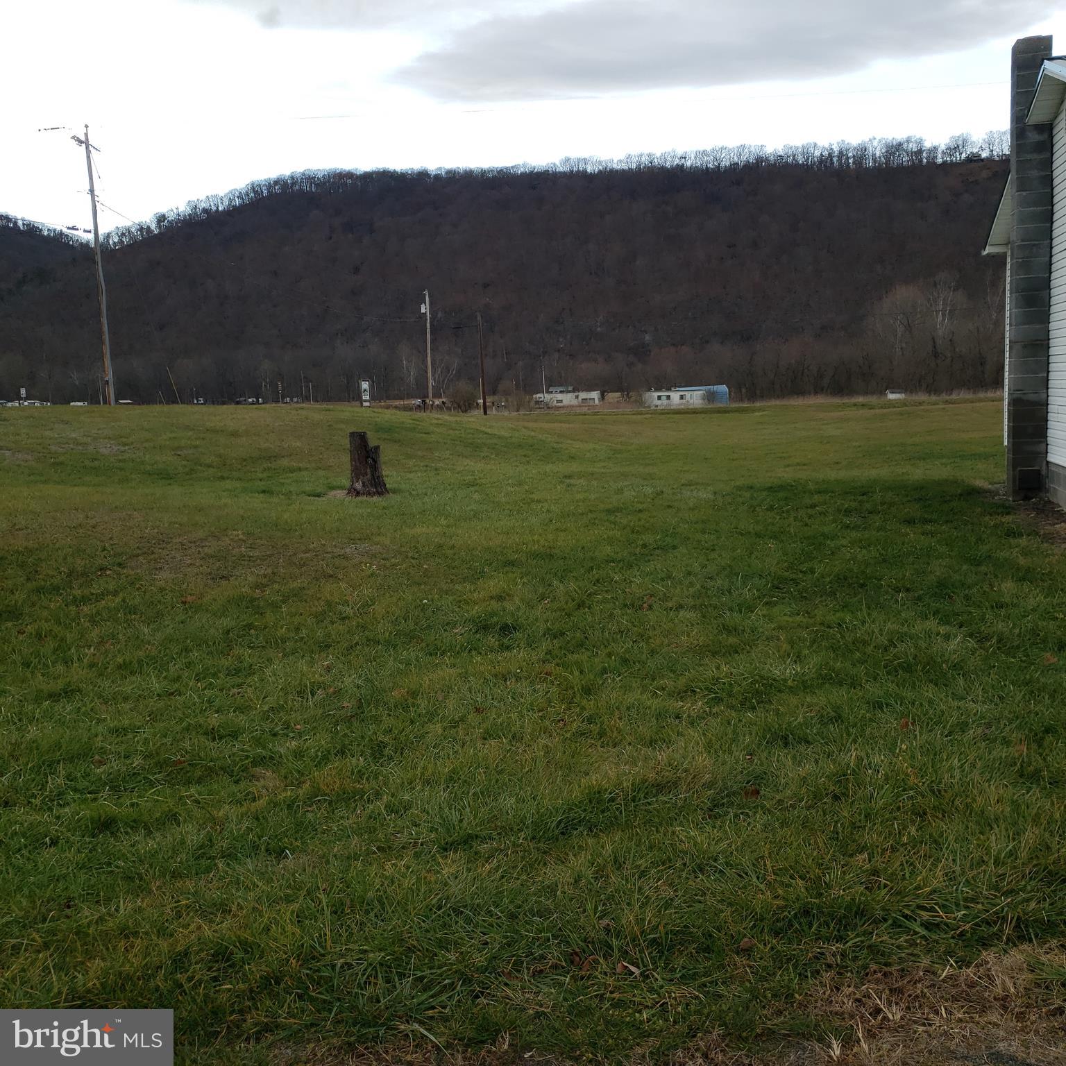 LITTLE MOUNTAIN ESTATES - Residential