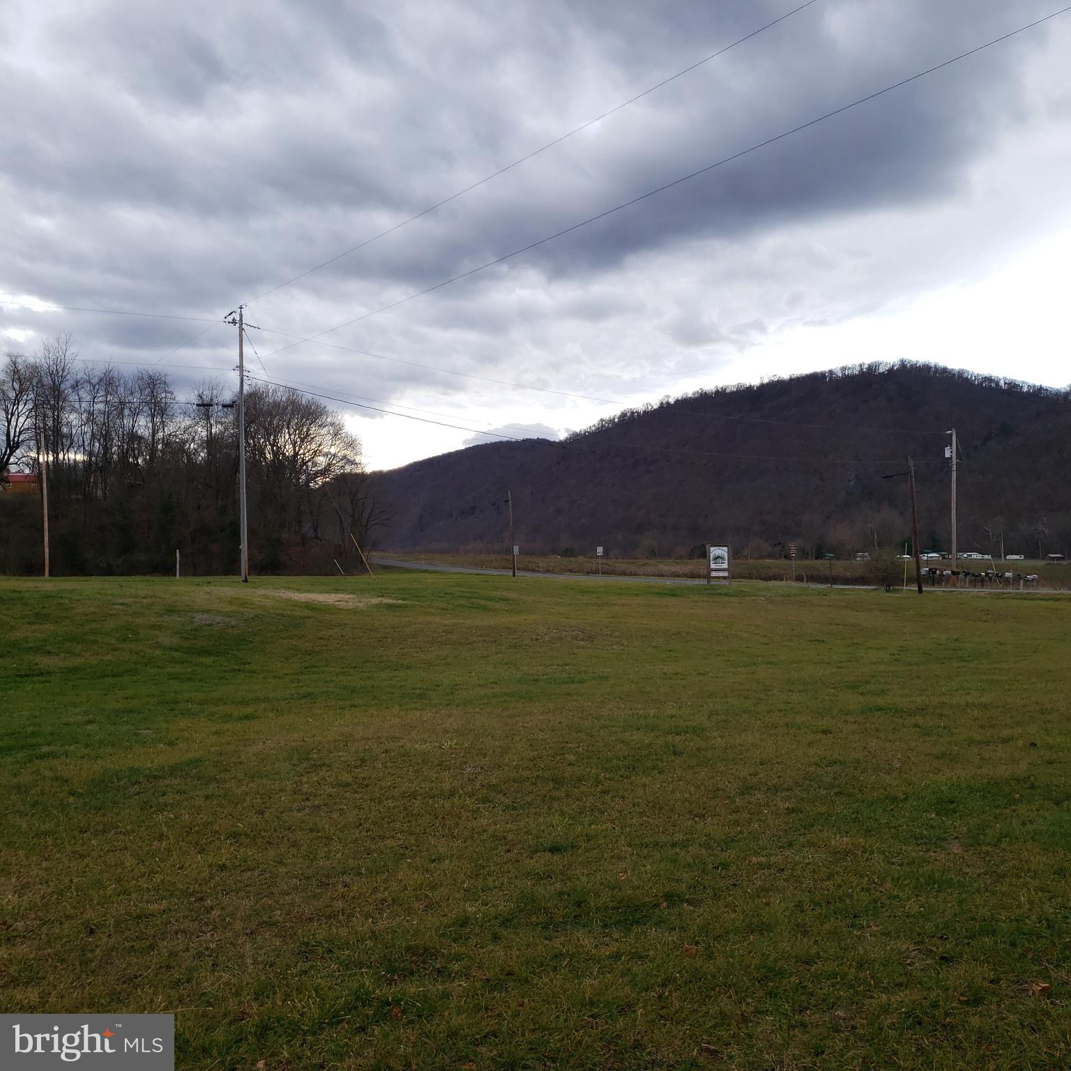 LITTLE MOUNTAIN ESTATES - Residential