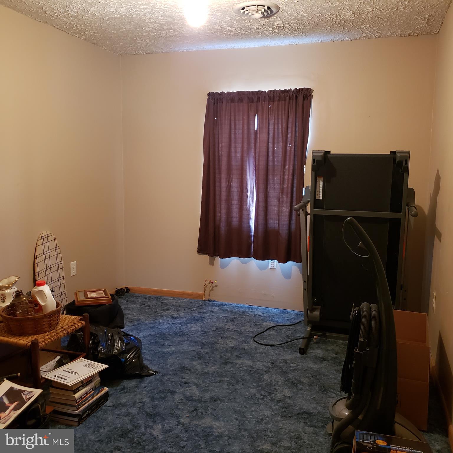 LITTLE MOUNTAIN ESTATES - Residential