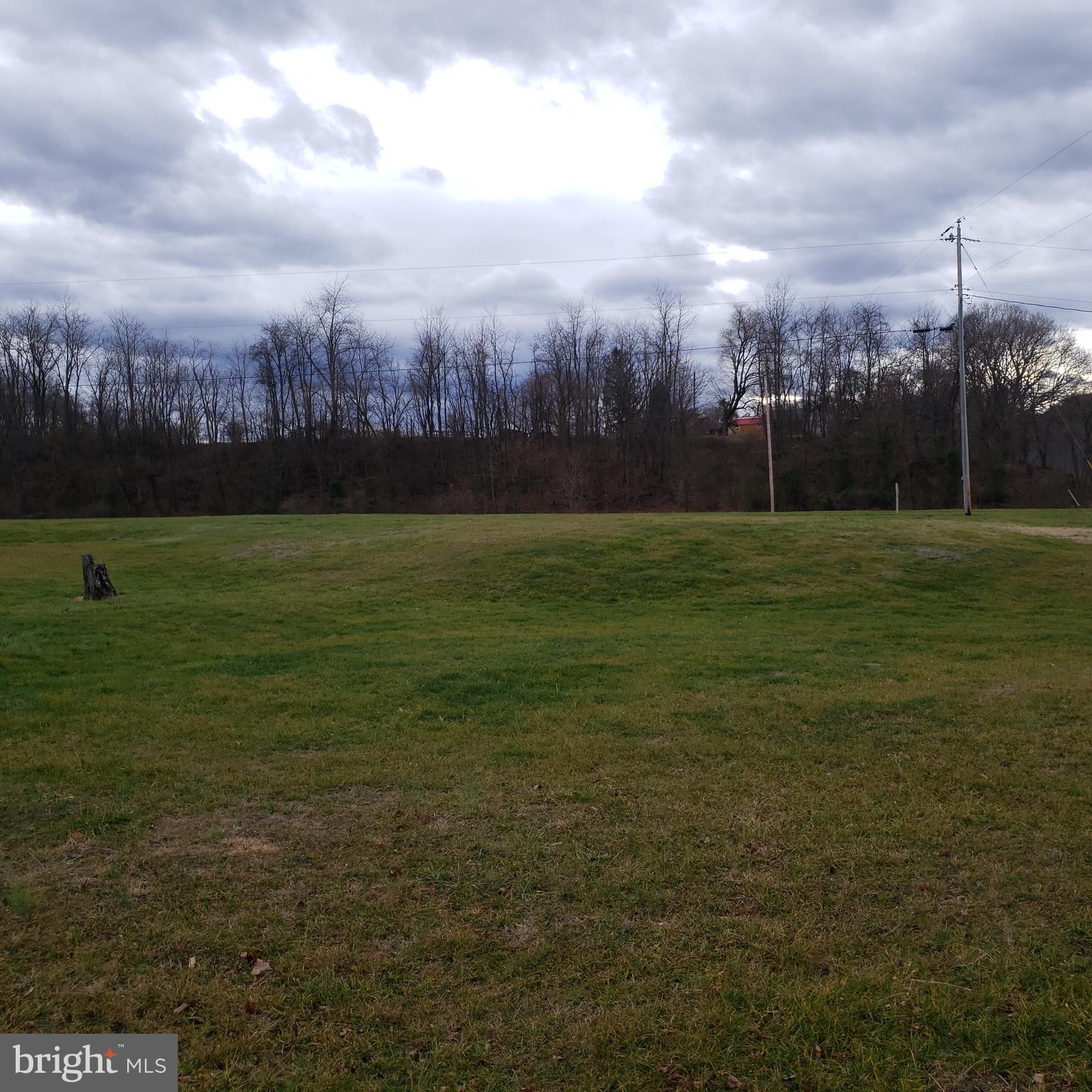 LITTLE MOUNTAIN ESTATES - Residential