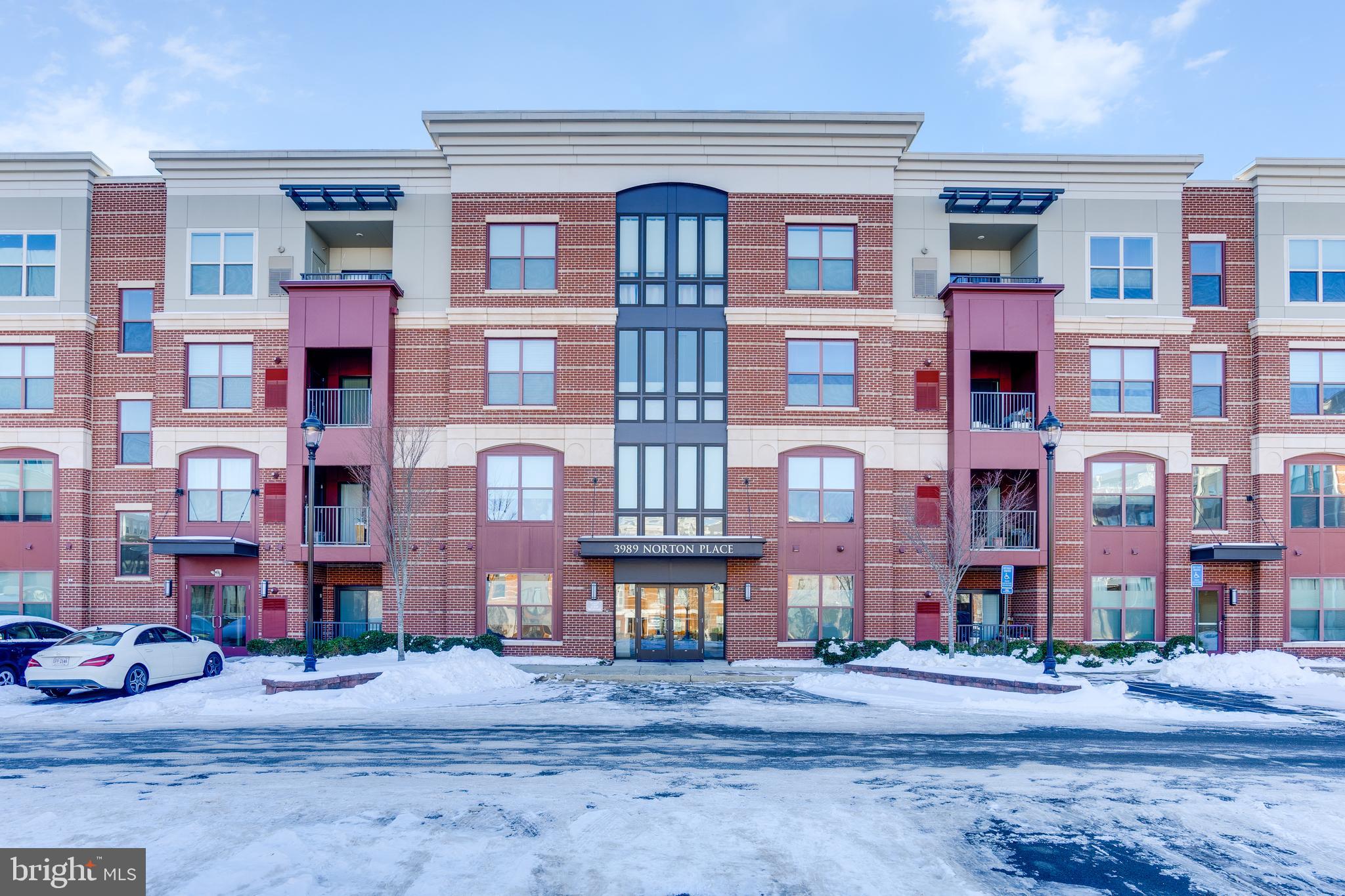 MOUNT VINEYARD - Residential Lease