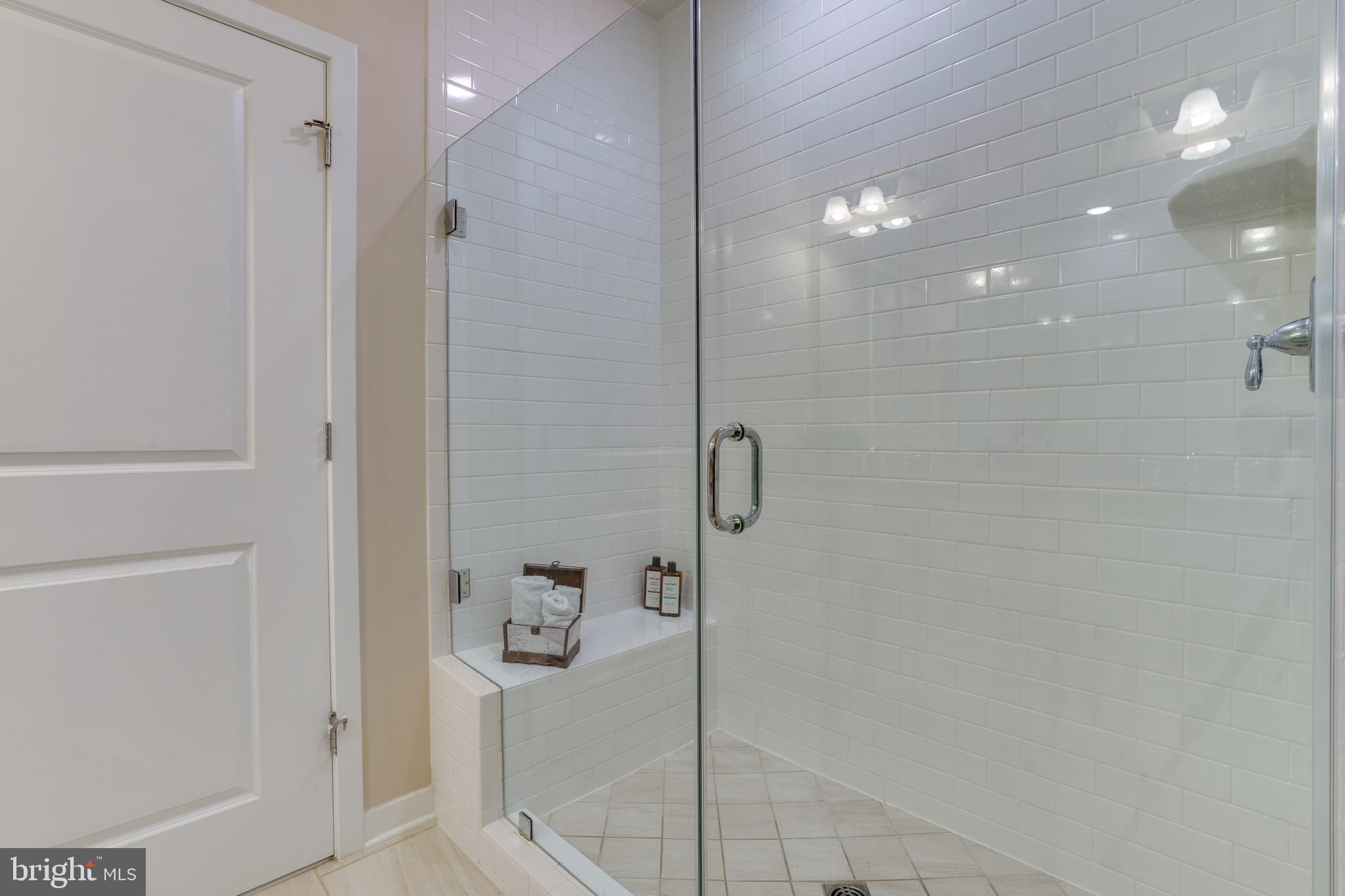 MOUNT VINEYARD - Residential Lease