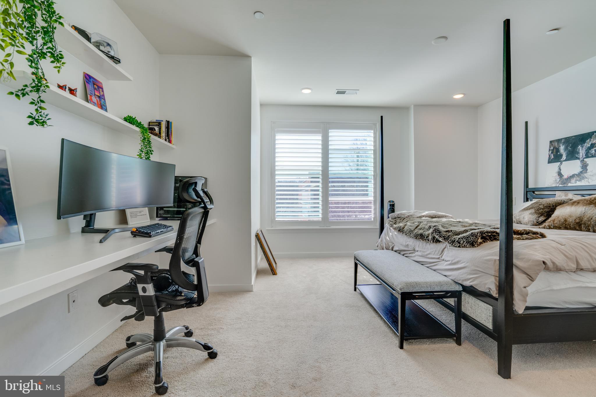 MOUNT VINEYARD - Residential Lease