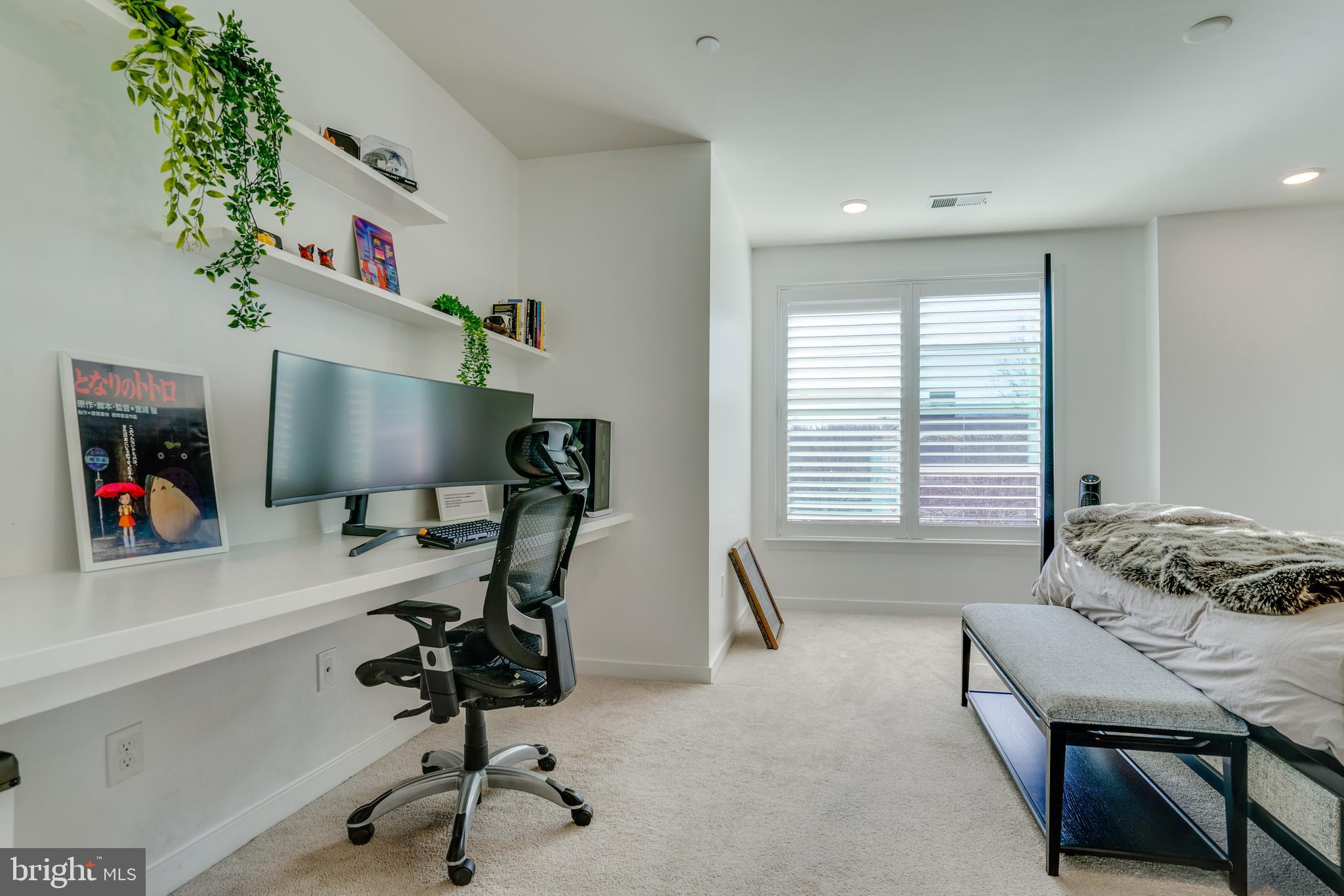 MOUNT VINEYARD - Residential Lease