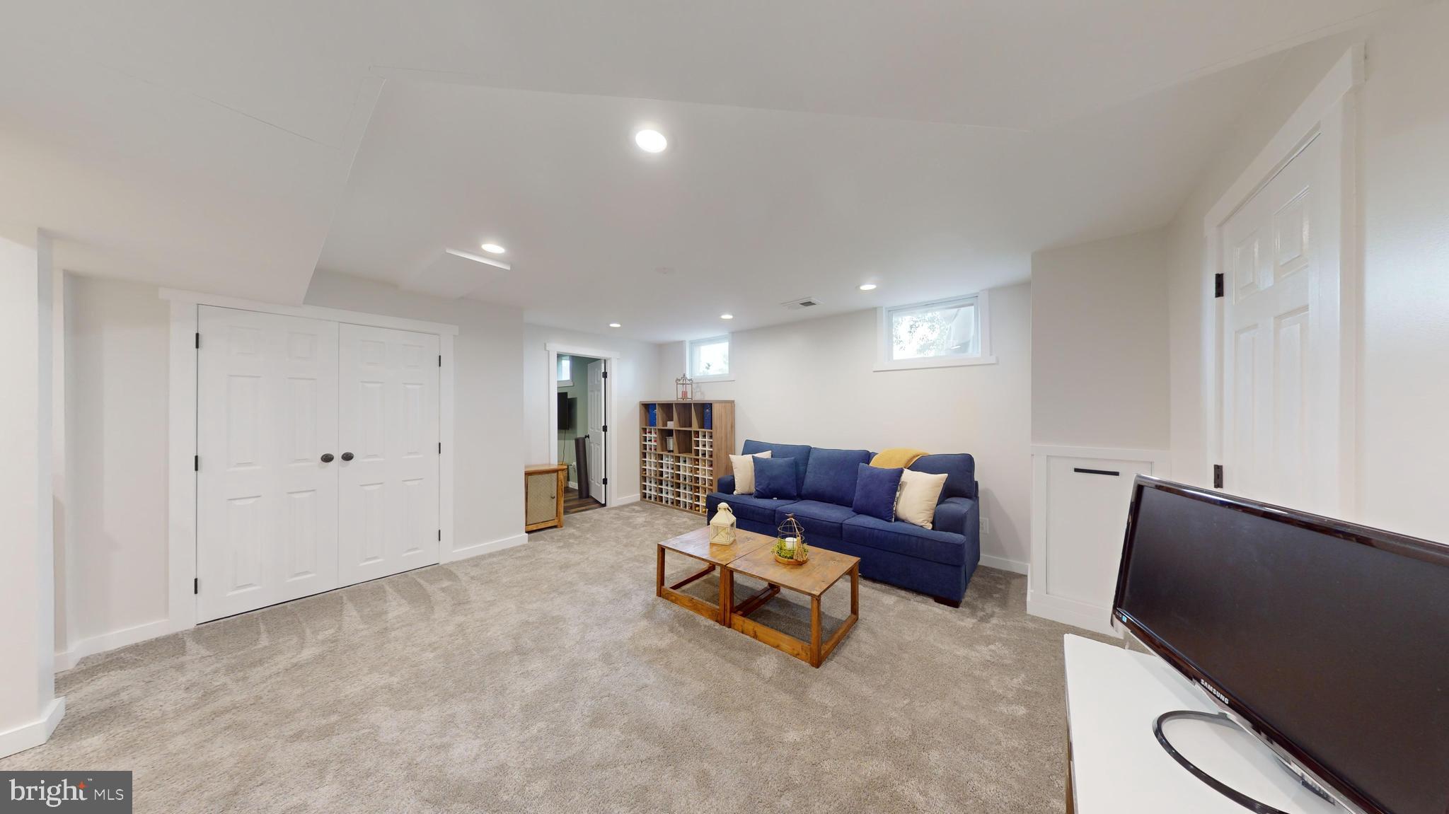 GREAT FALLS FOREST - Residential Lease