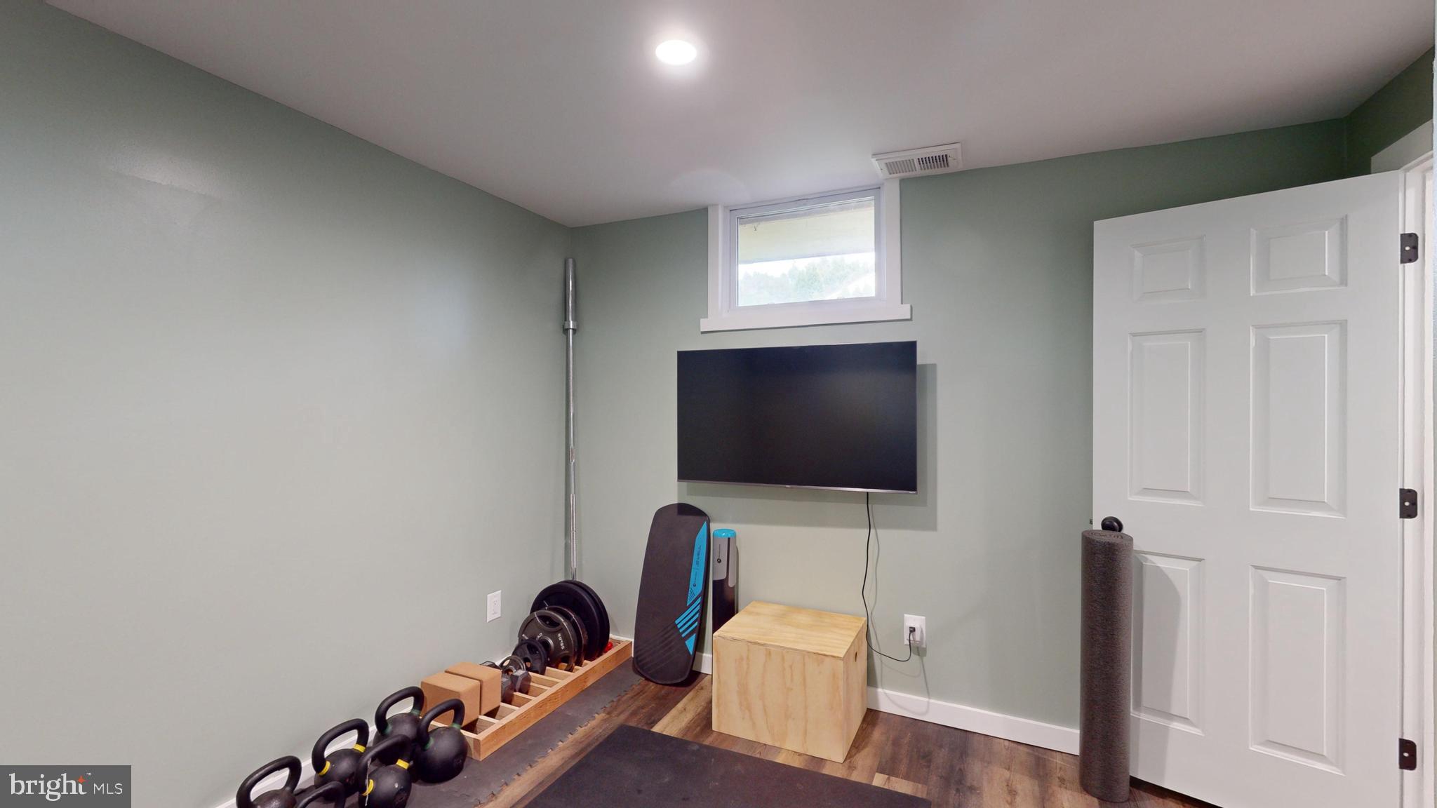 GREAT FALLS FOREST - Residential Lease