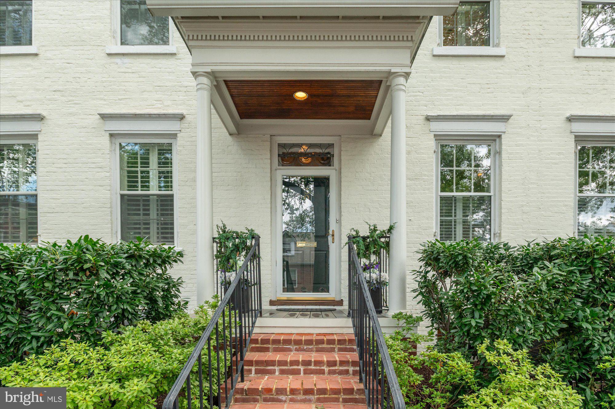 ST JOHNS SQUARE - Residential