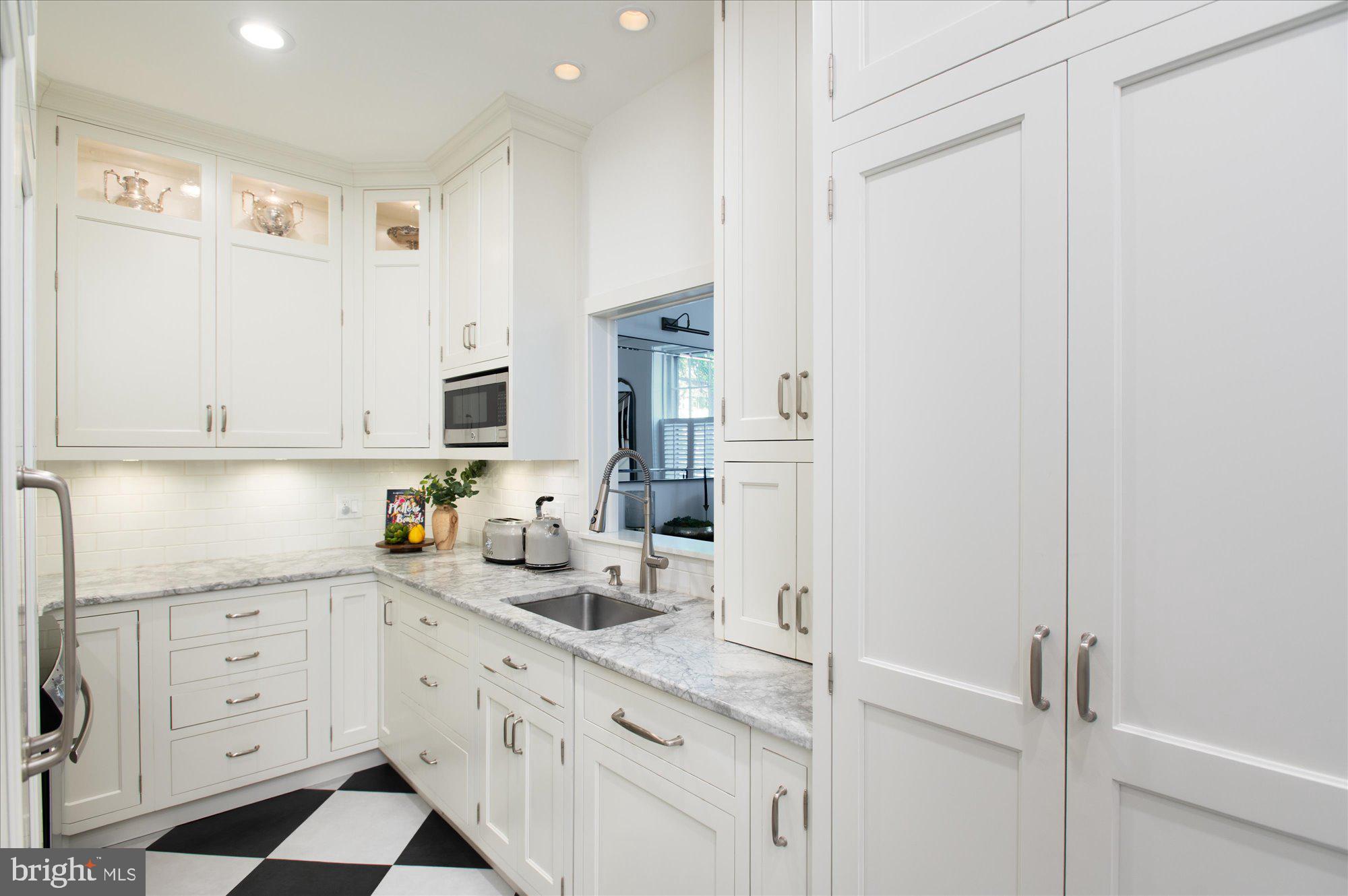 ST JOHNS SQUARE - Residential