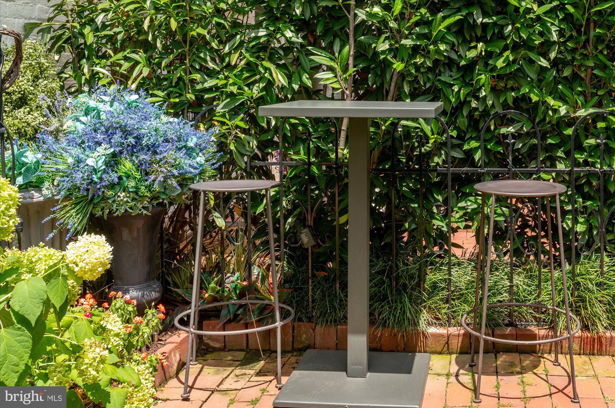 ST JOHNS SQUARE - Residential