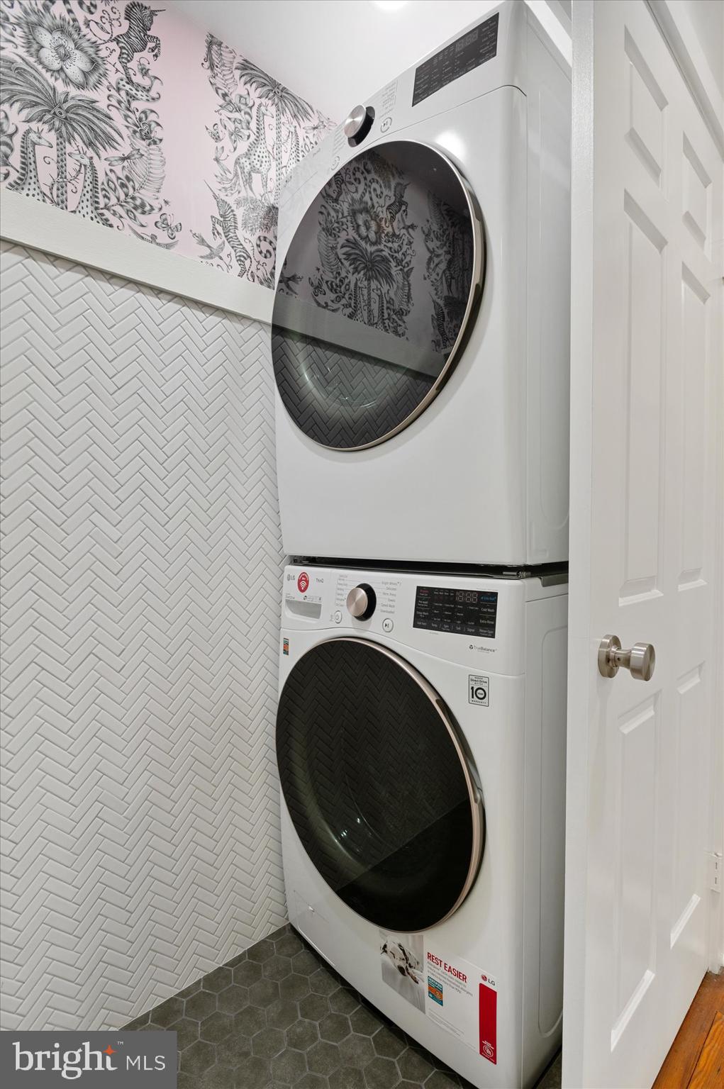 ST JOHNS SQUARE - Residential