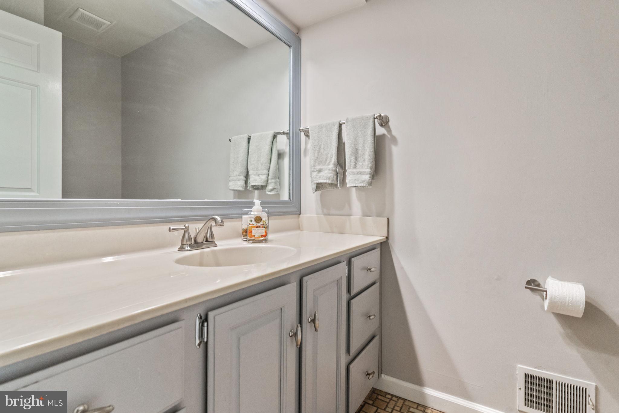 COUNTRYSIDE - Residential