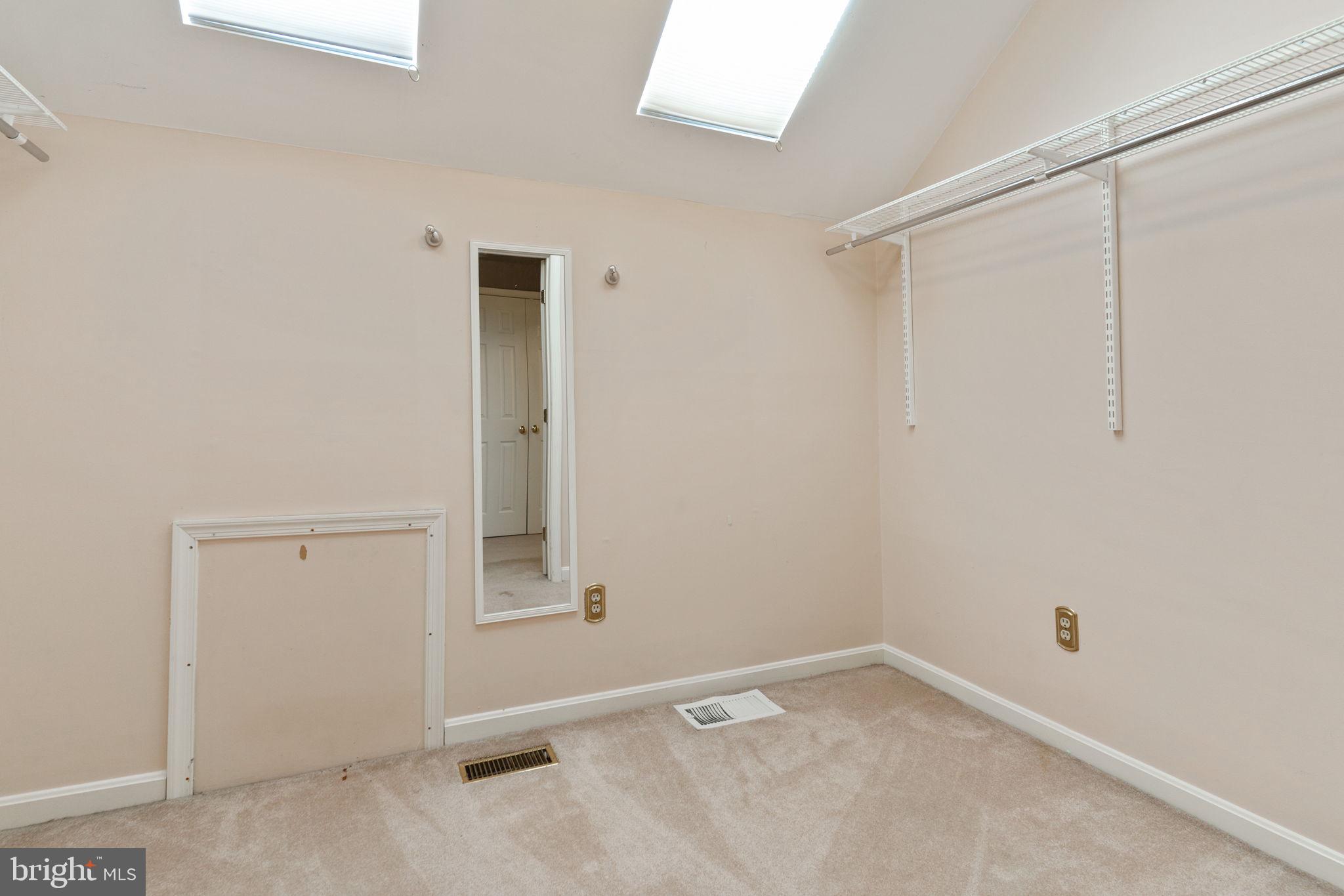 COUNTRYSIDE - Residential