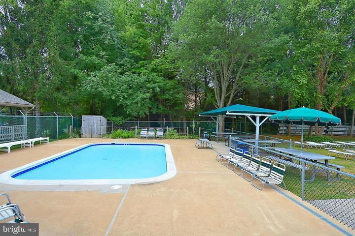 MC LEAN HAMLET - Residential