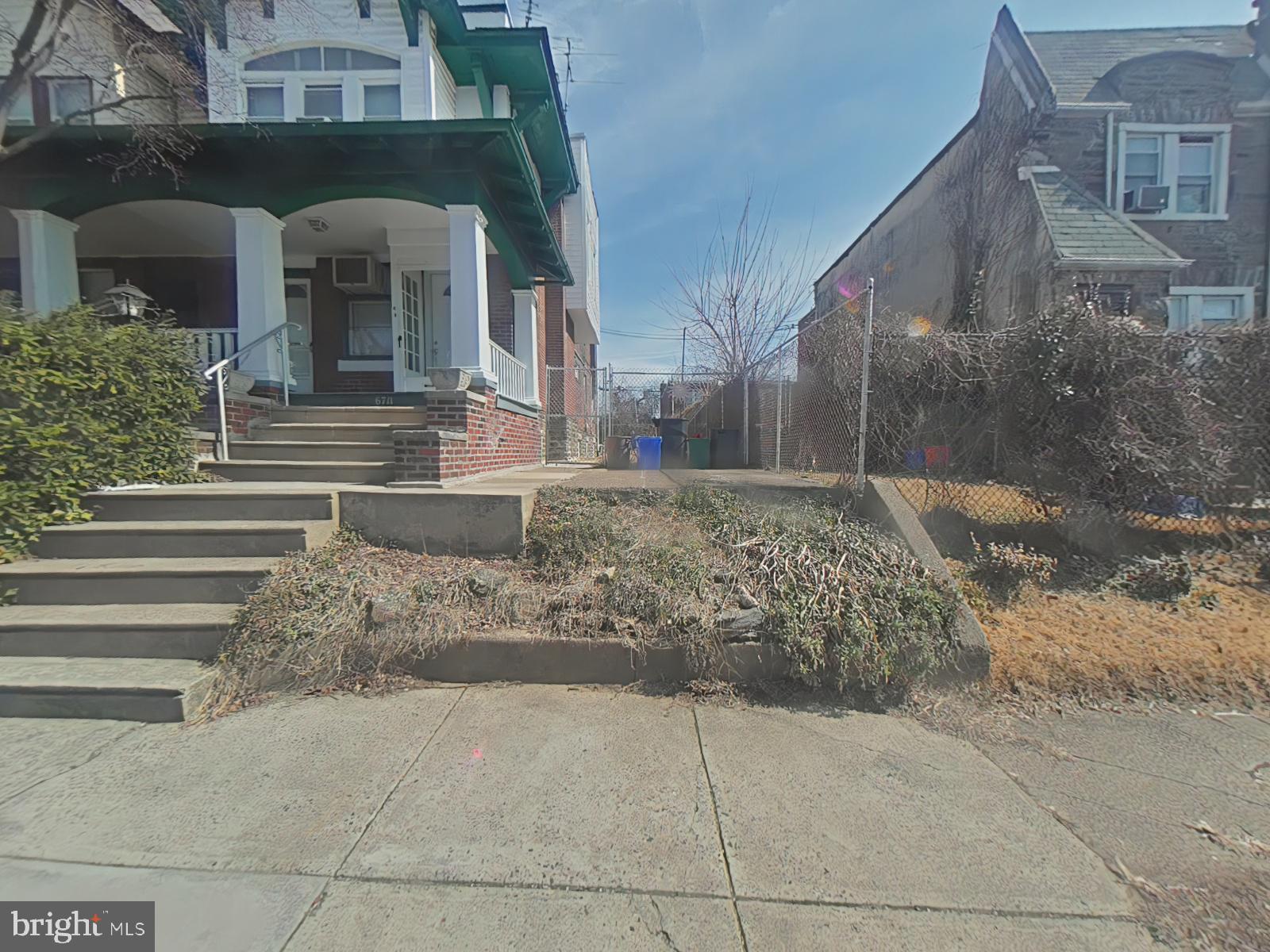 WEST OAK LANE - Land