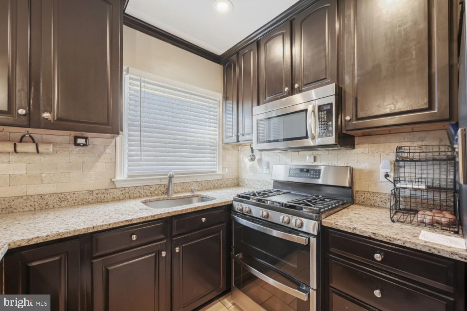 HAMILTON HILLS - Residential