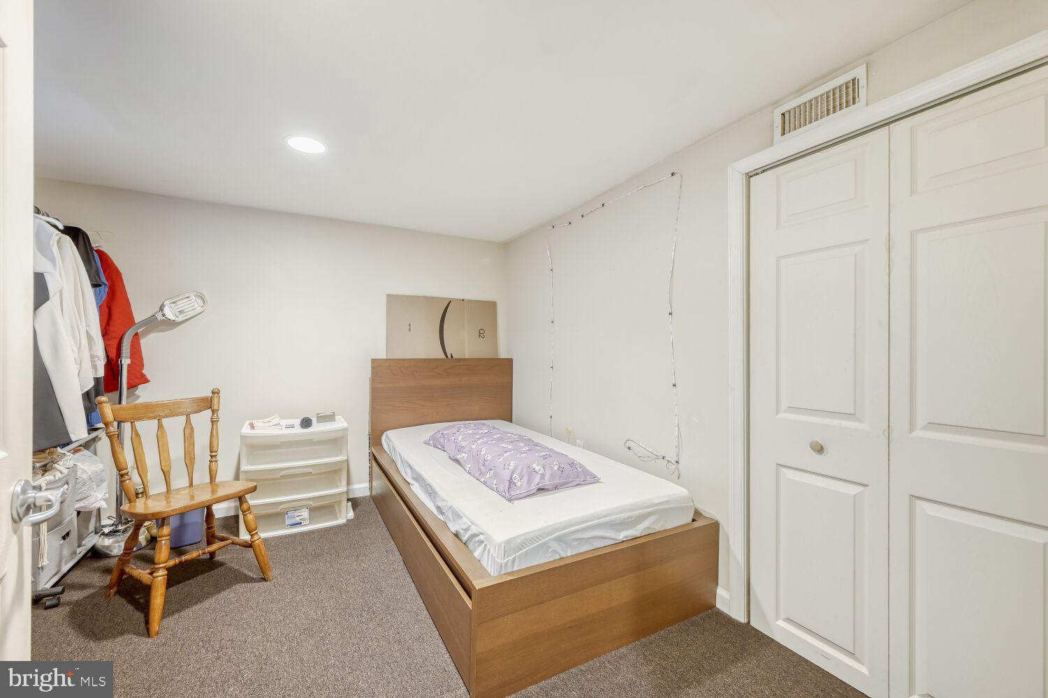 HAMILTON HILLS - Residential