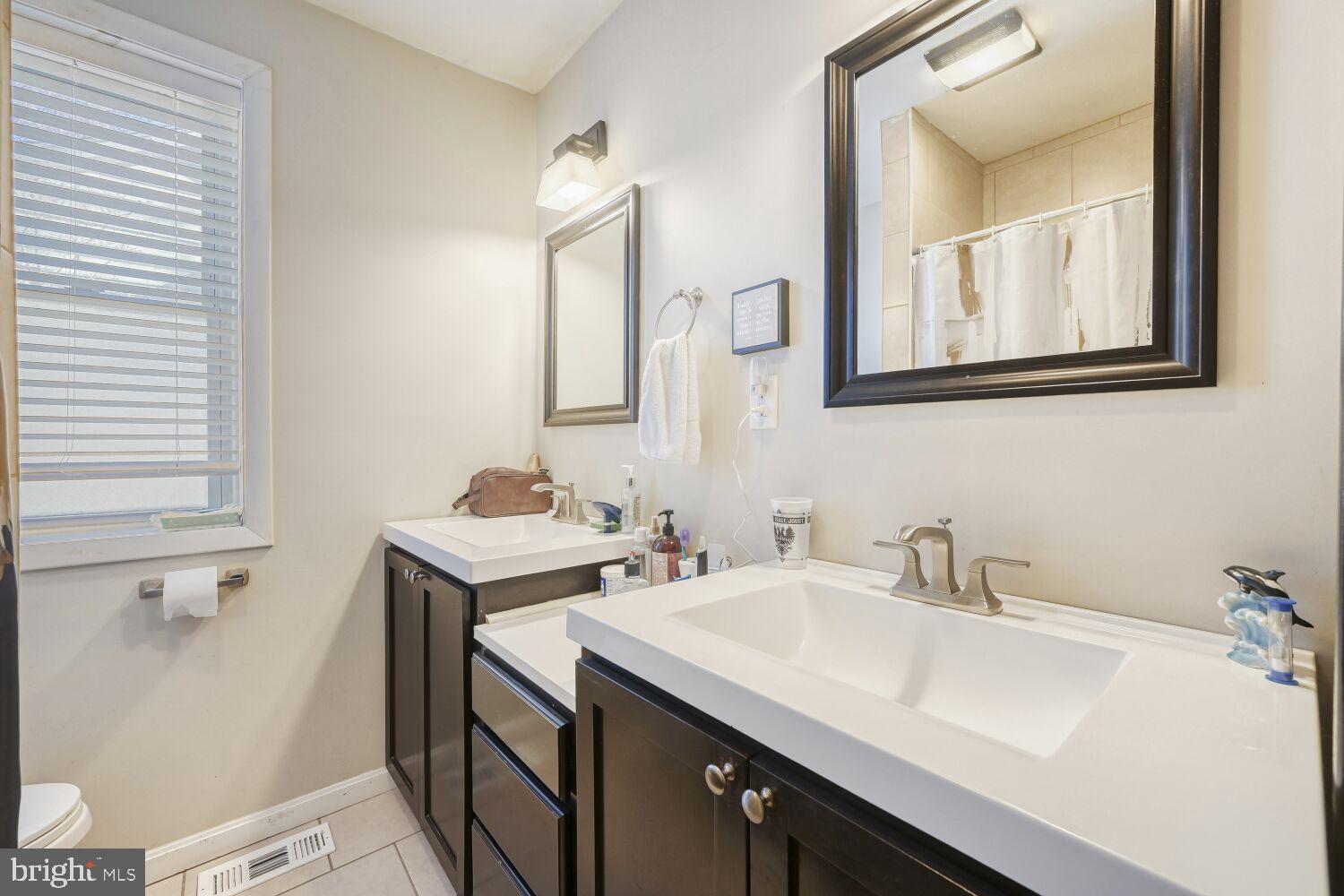 HAMILTON HILLS - Residential