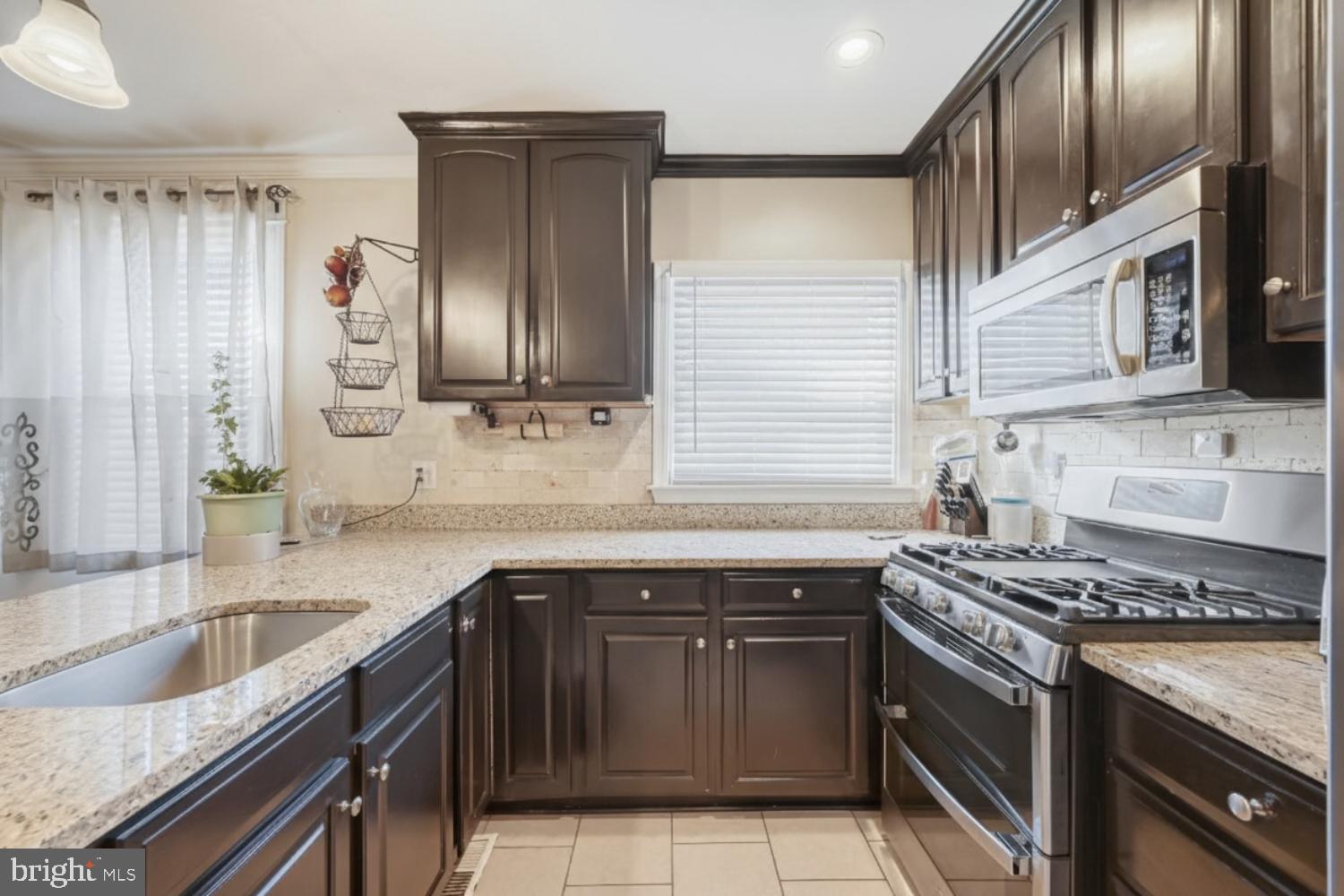 HAMILTON HILLS - Residential