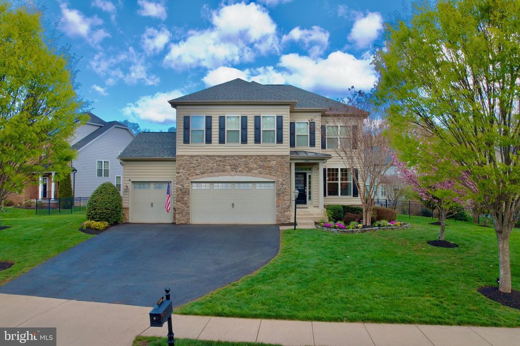 Photo of 6846 Noyes Avenue, HAYMARKET, VA 20169 (MLS # VAPW2103824)