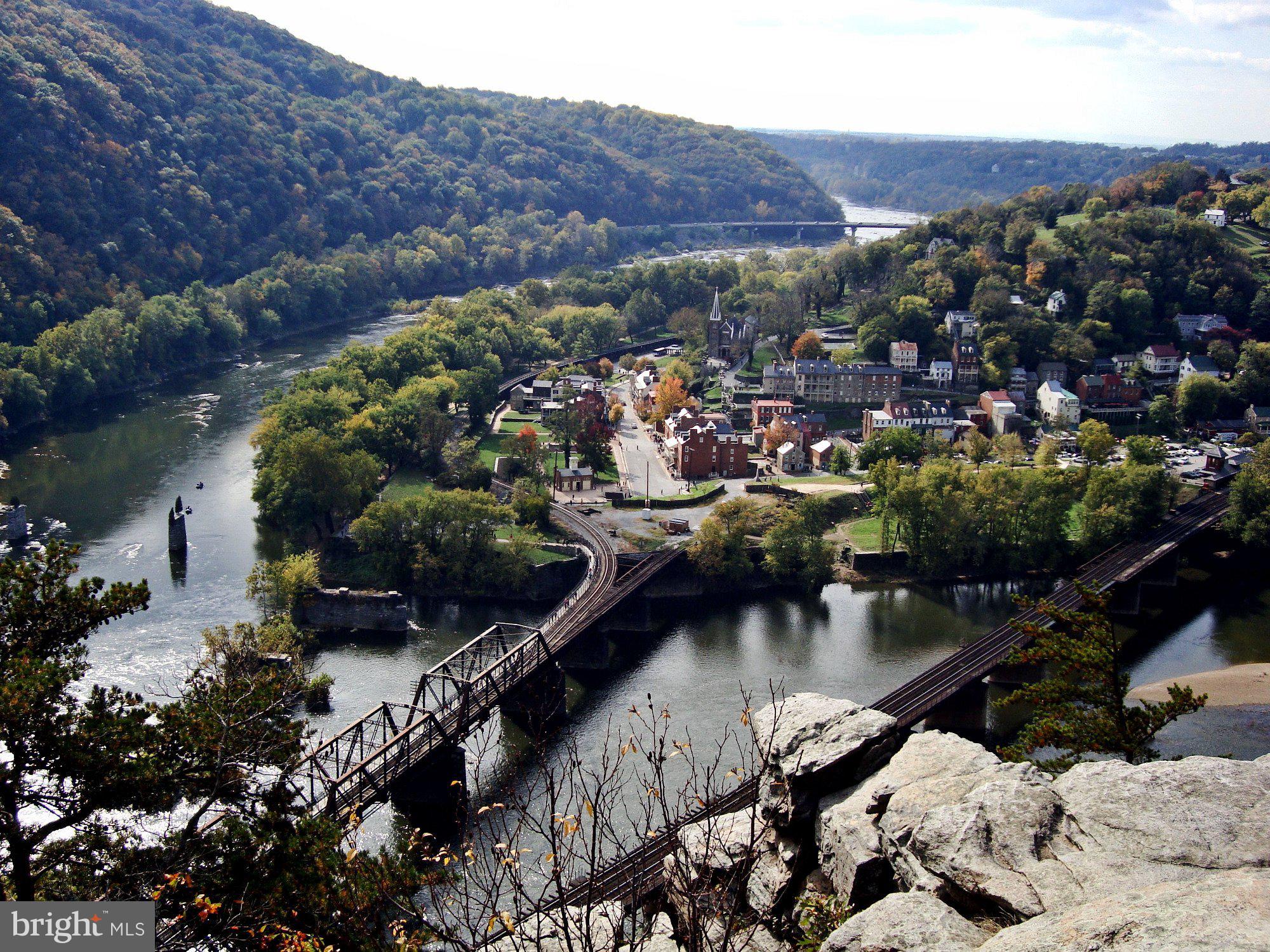 STONE SPRING - Residential Lease