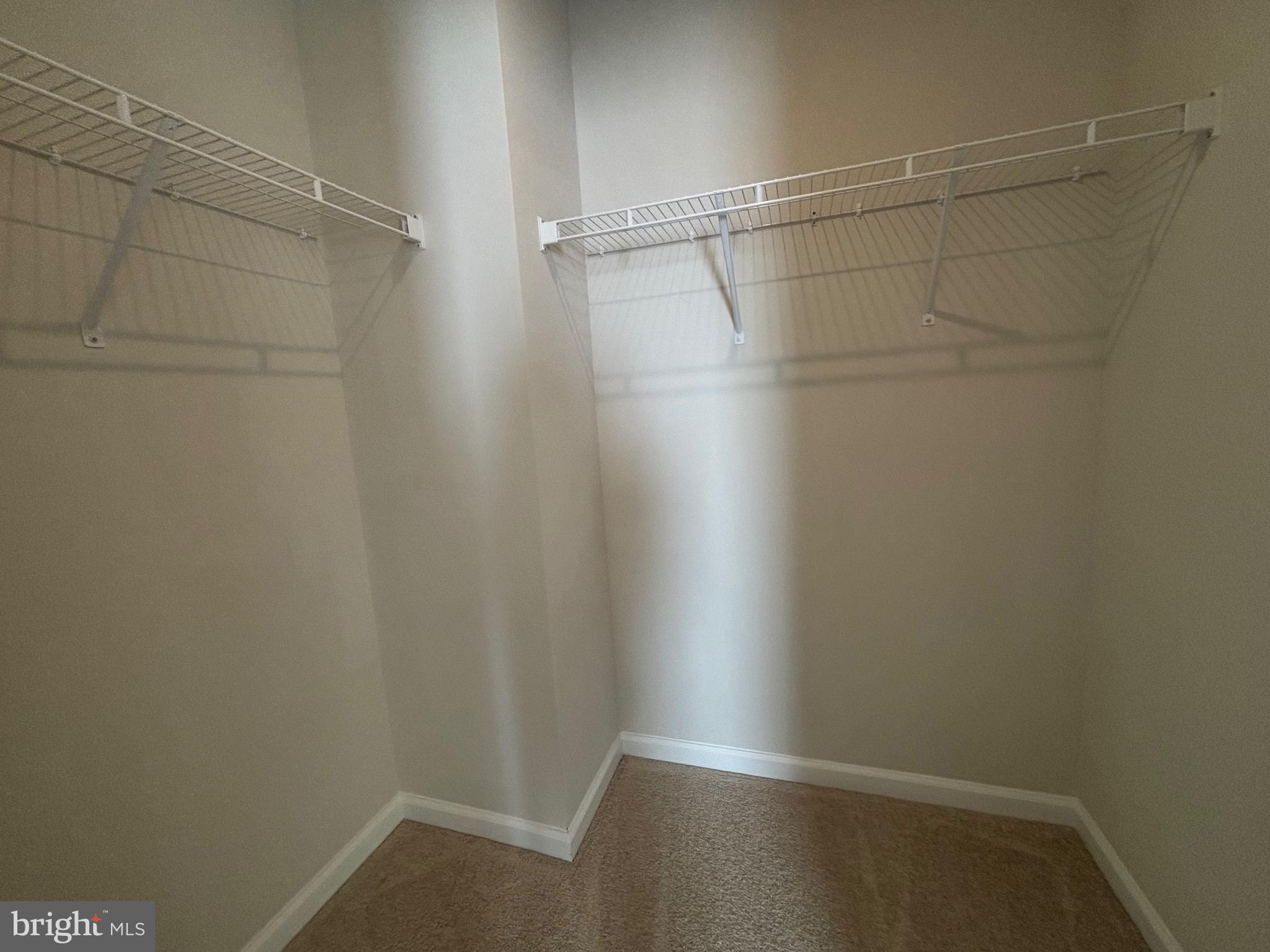 STONE SPRING - Residential Lease