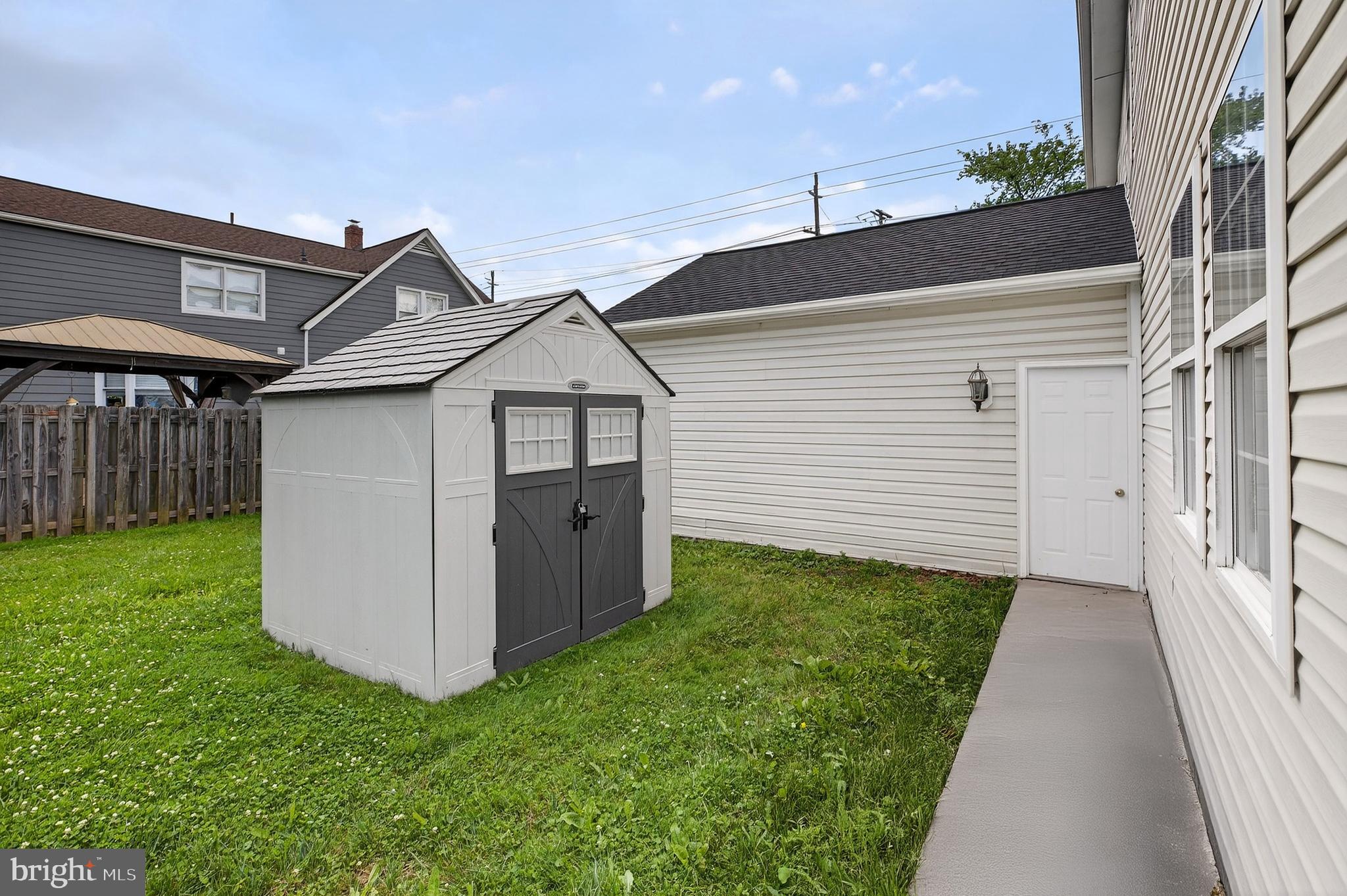 LAYTONIA - Residential