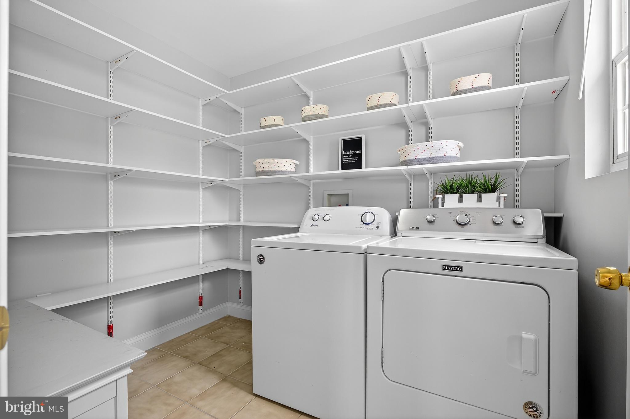 LAYTONIA - Residential