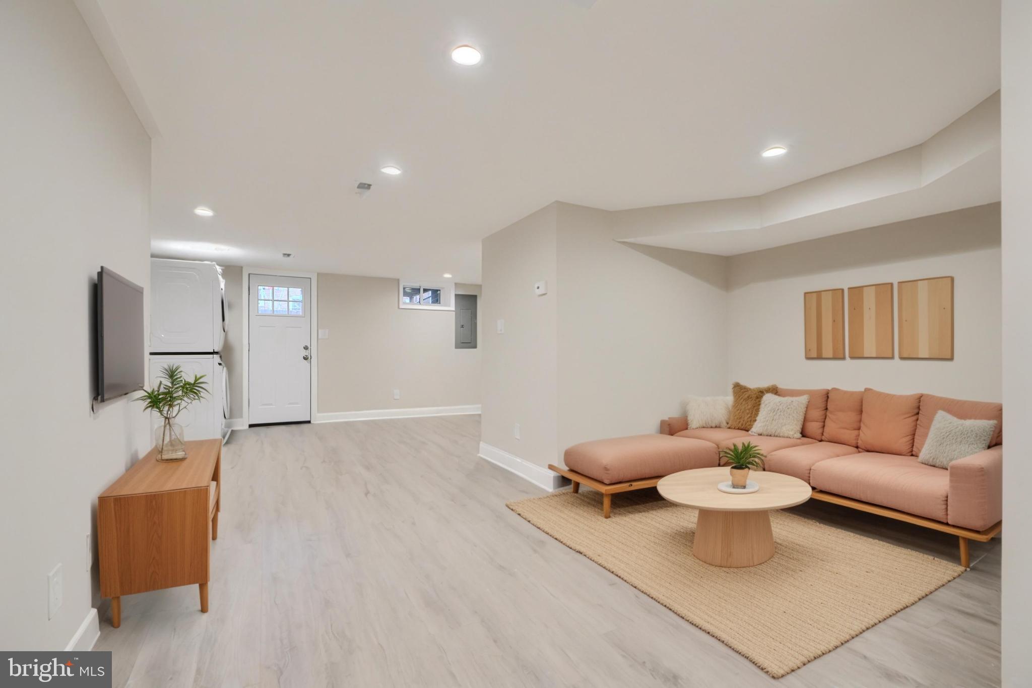 GREEKTOWN - Residential