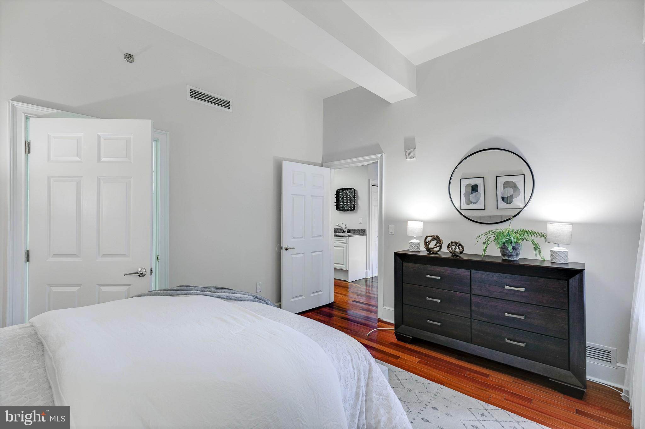AVENUE OF THE ARTS - Residential