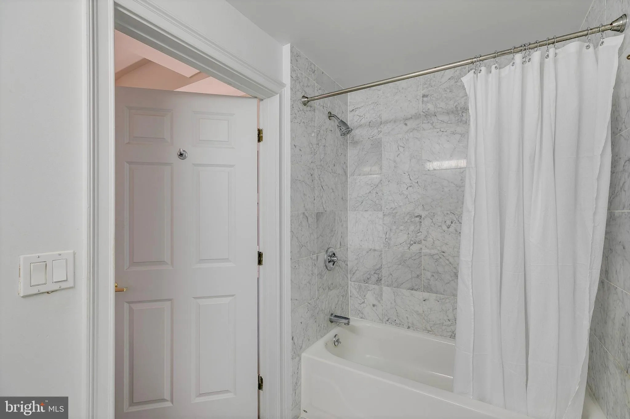 Philadelphia, Pennsylvania 19102, United States, 1 Bedroom Bedrooms, ,1 BathroomBathrooms,Residential,Active,97891