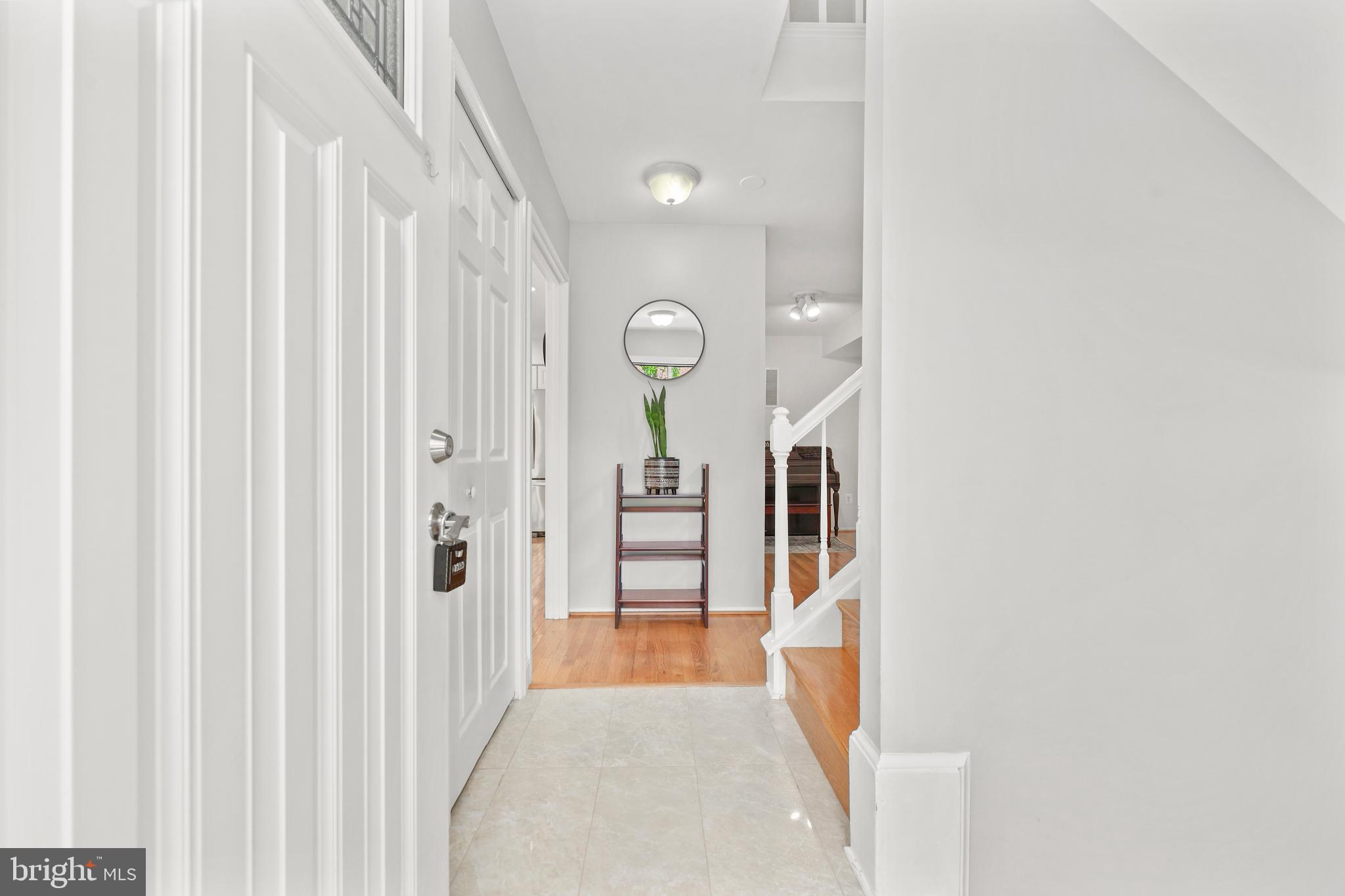 10219 BLAKE LANE