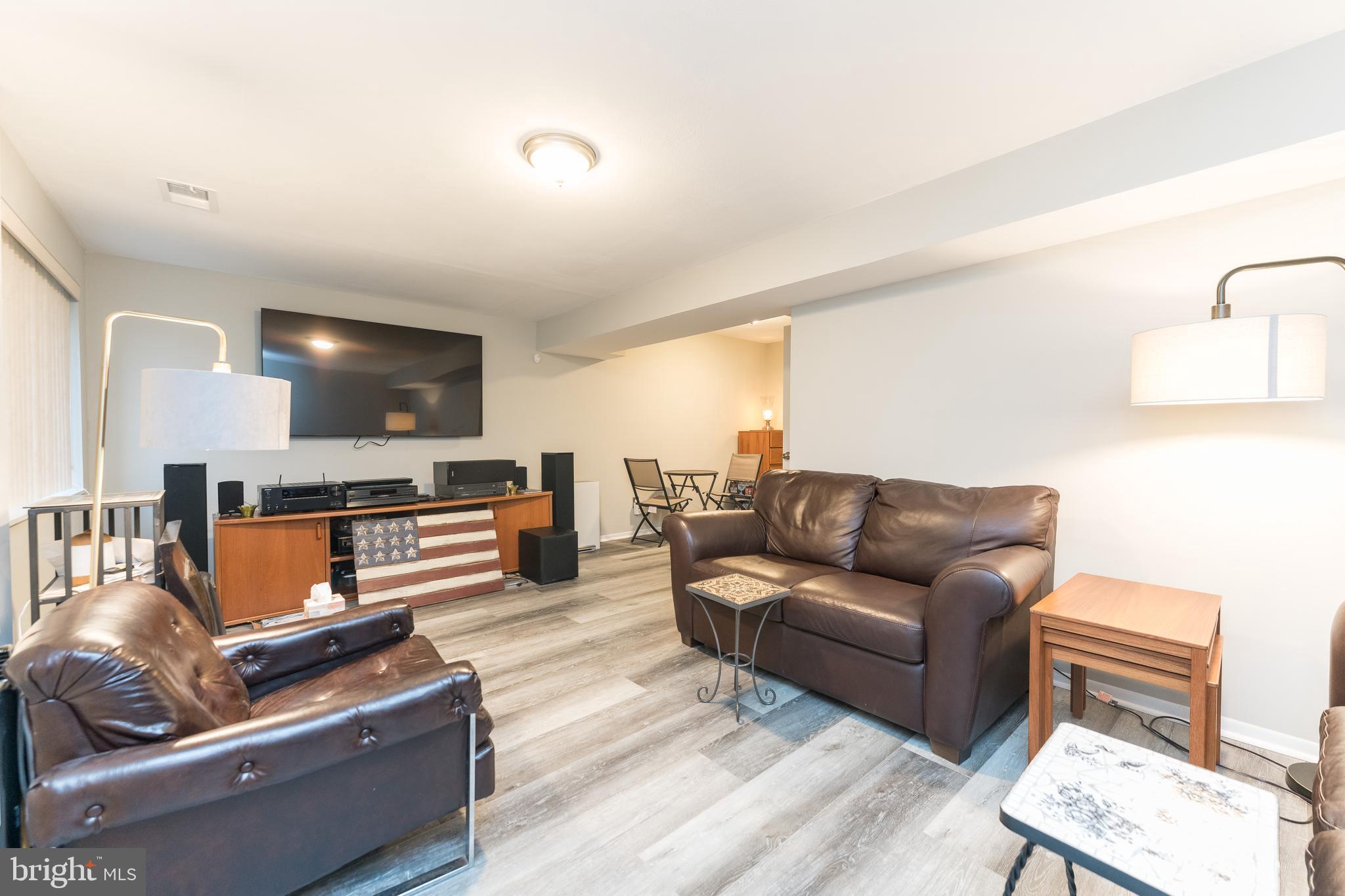 GLEN ORA - PLAT 9 - Residential