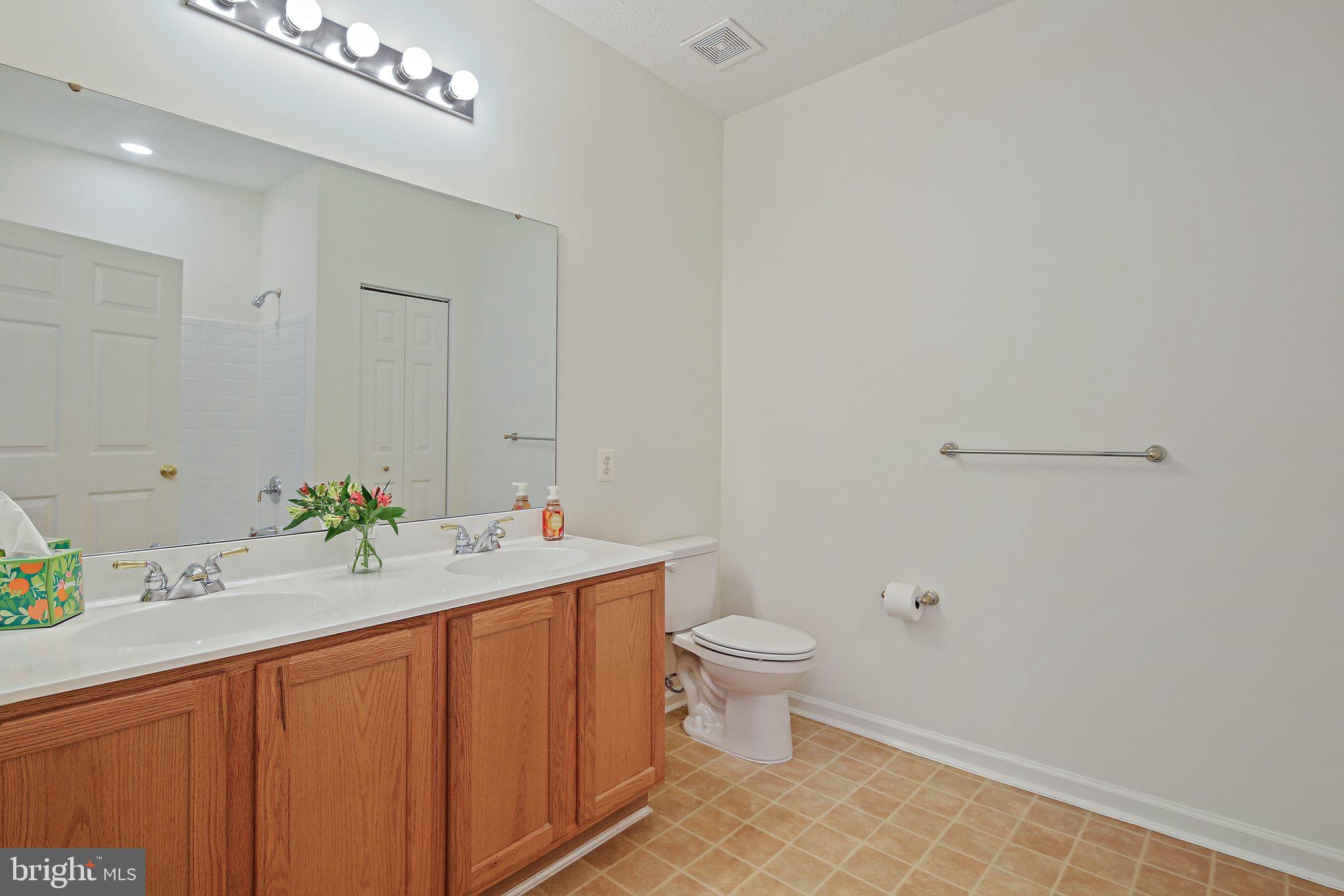 WINDSOR AT PERRY HALL FARMS - Residential