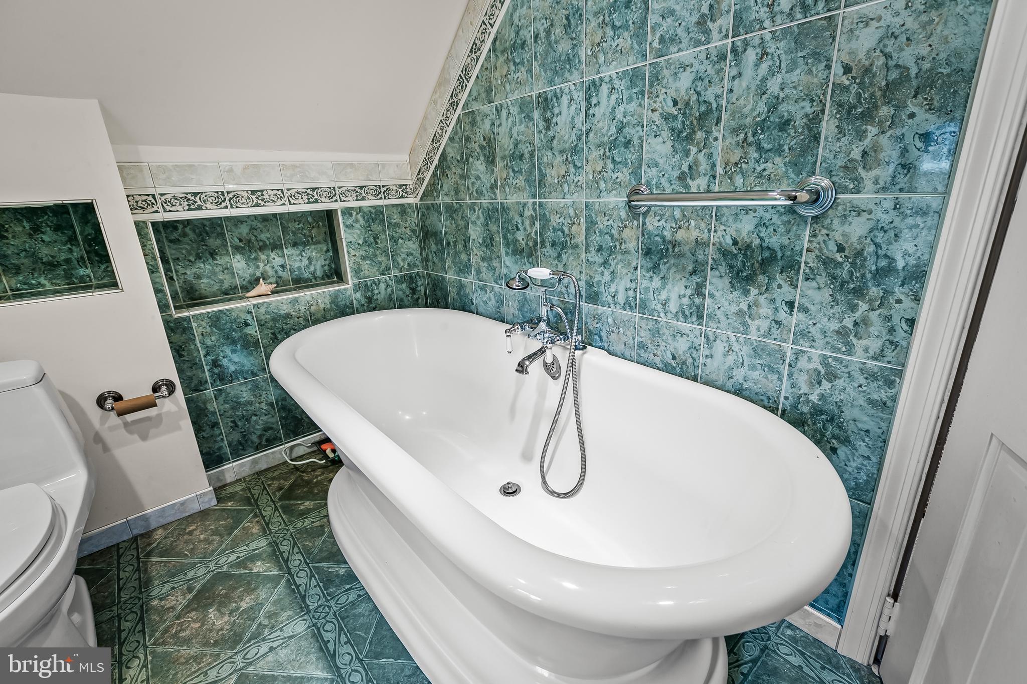 HOMELAND HISTORIC DISTRICT - Residential