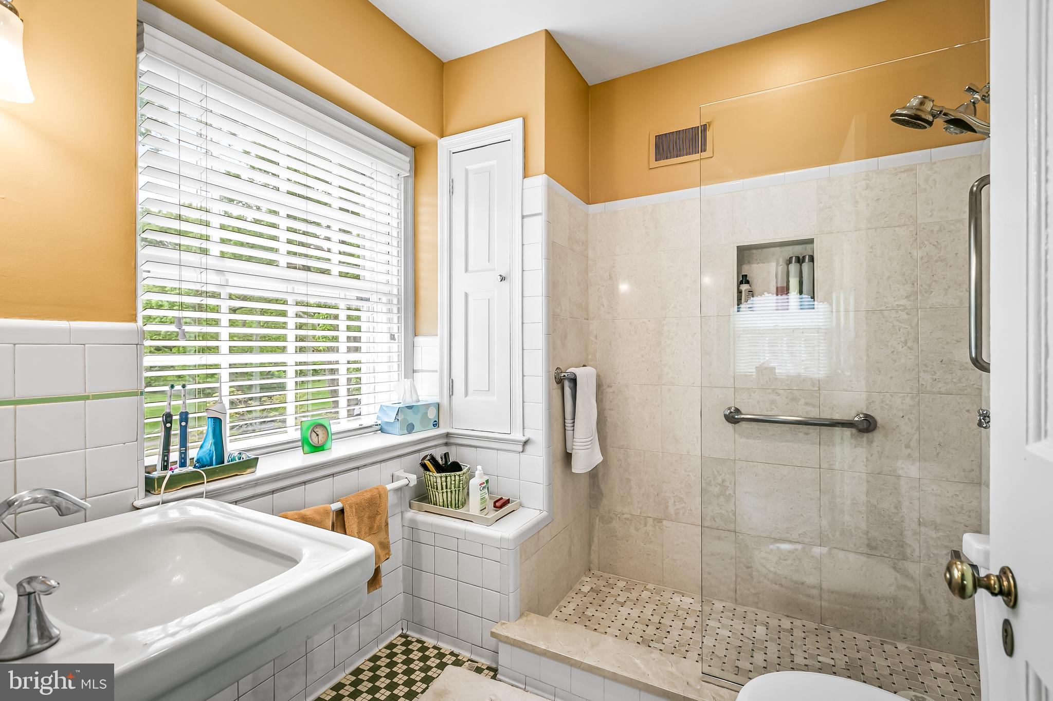 HOMELAND HISTORIC DISTRICT - Residential