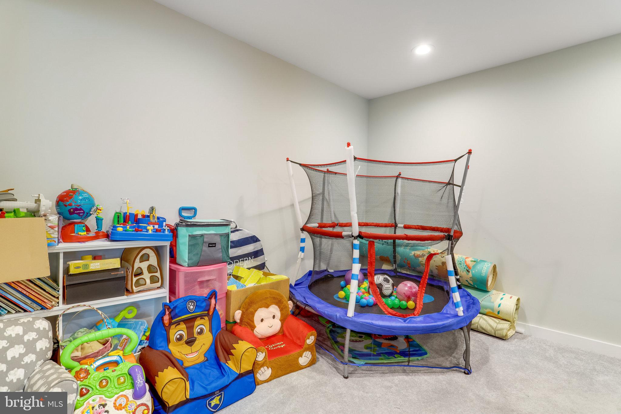 MEYERS INDIAN RUN PARK - Residential Lease