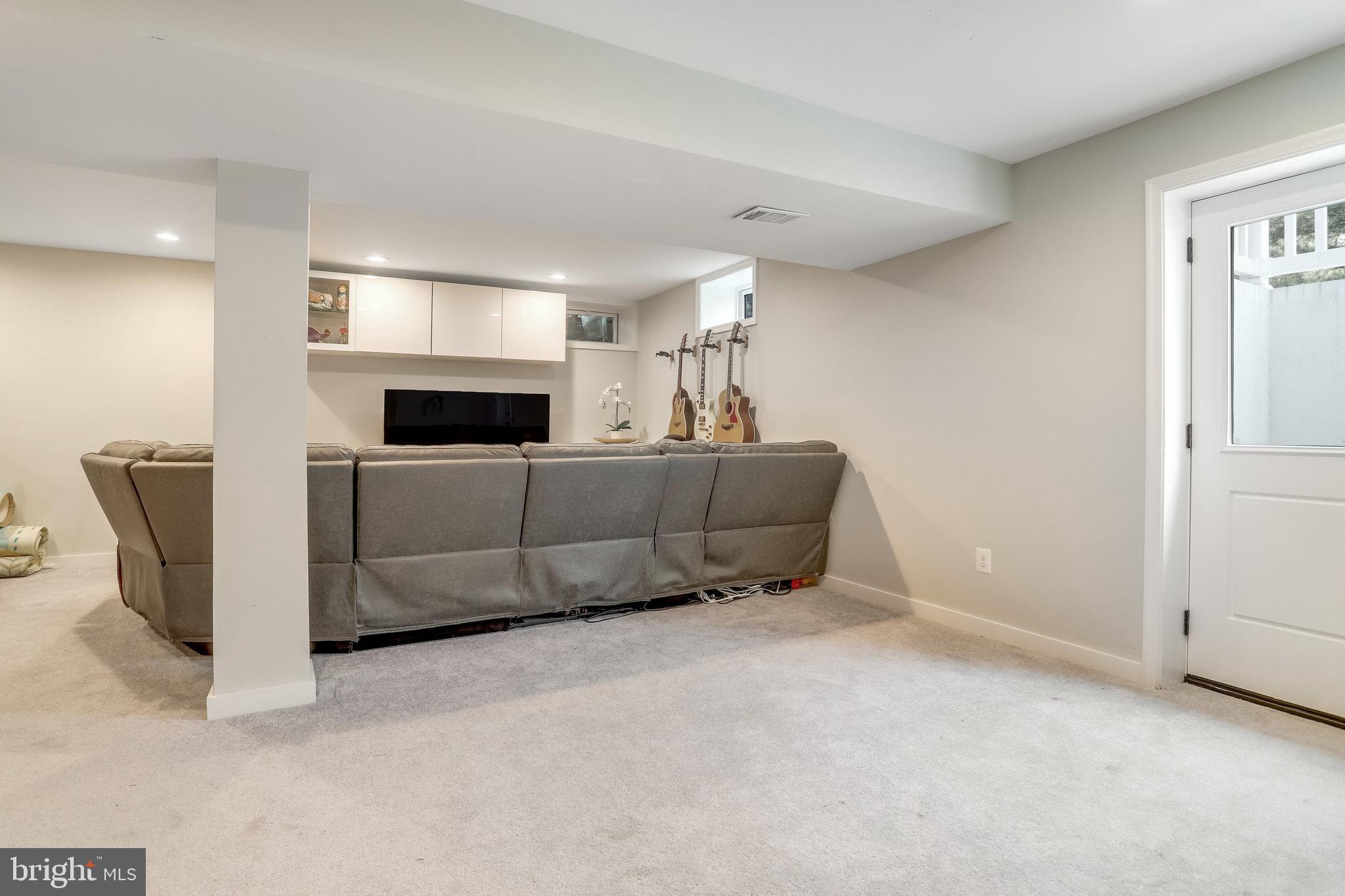 MEYERS INDIAN RUN PARK - Residential Lease