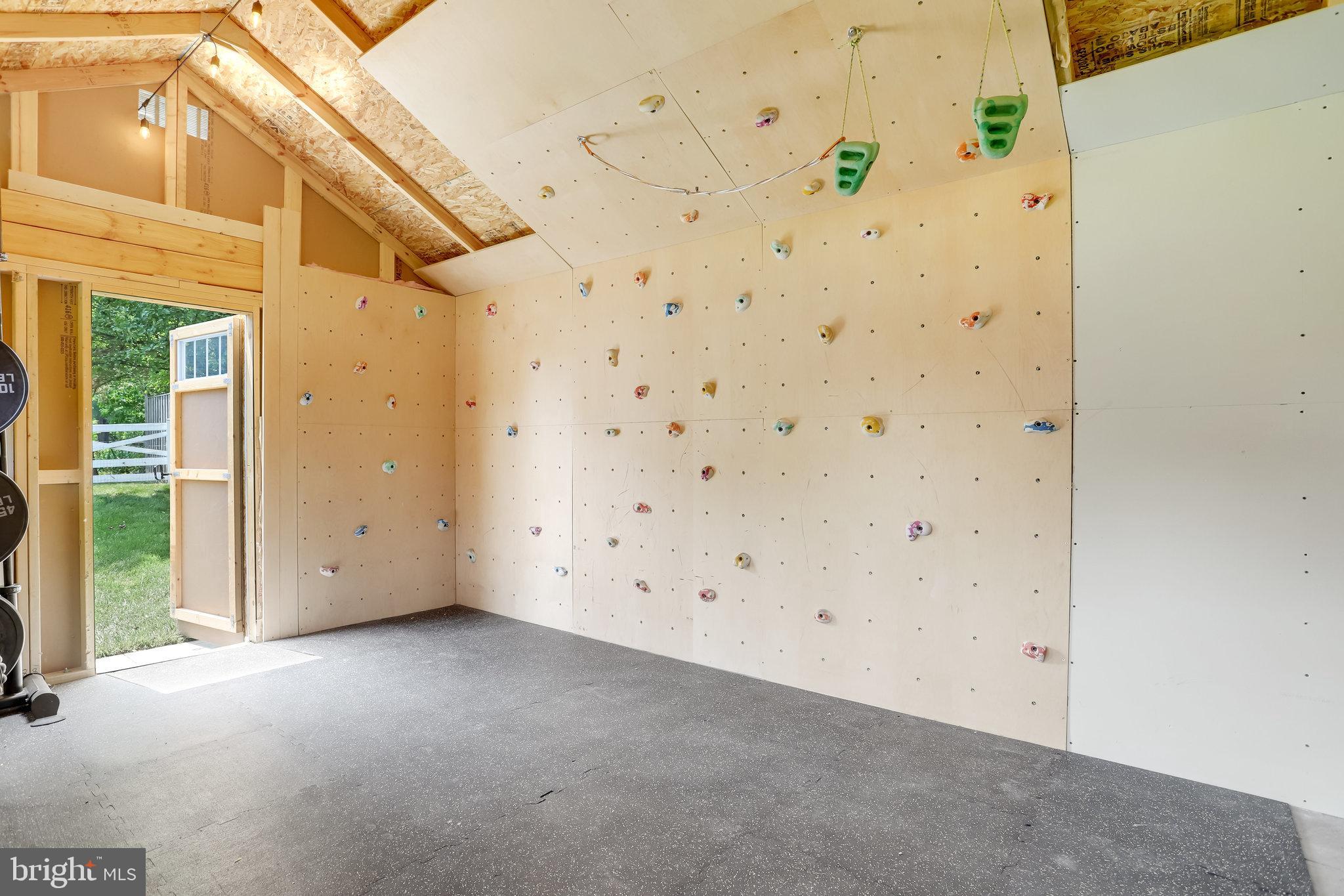 MEYERS INDIAN RUN PARK - Residential Lease