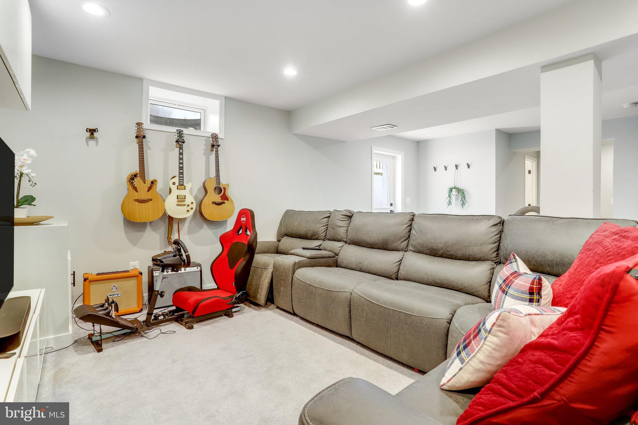 MEYERS INDIAN RUN PARK - Residential Lease