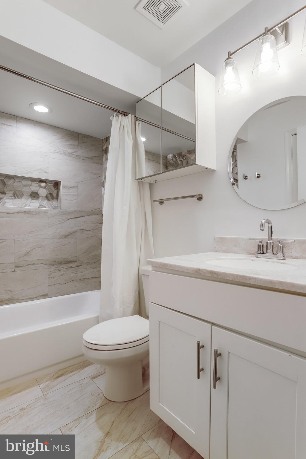 MEYERS INDIAN RUN PARK - Residential Lease