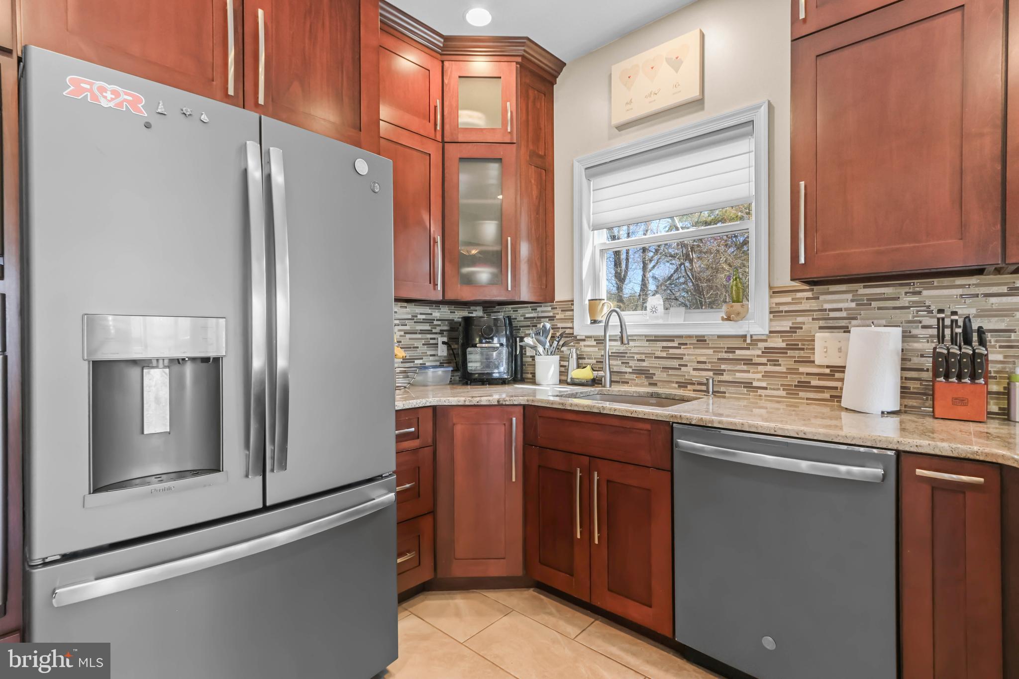 5 GLENVIEW LANE