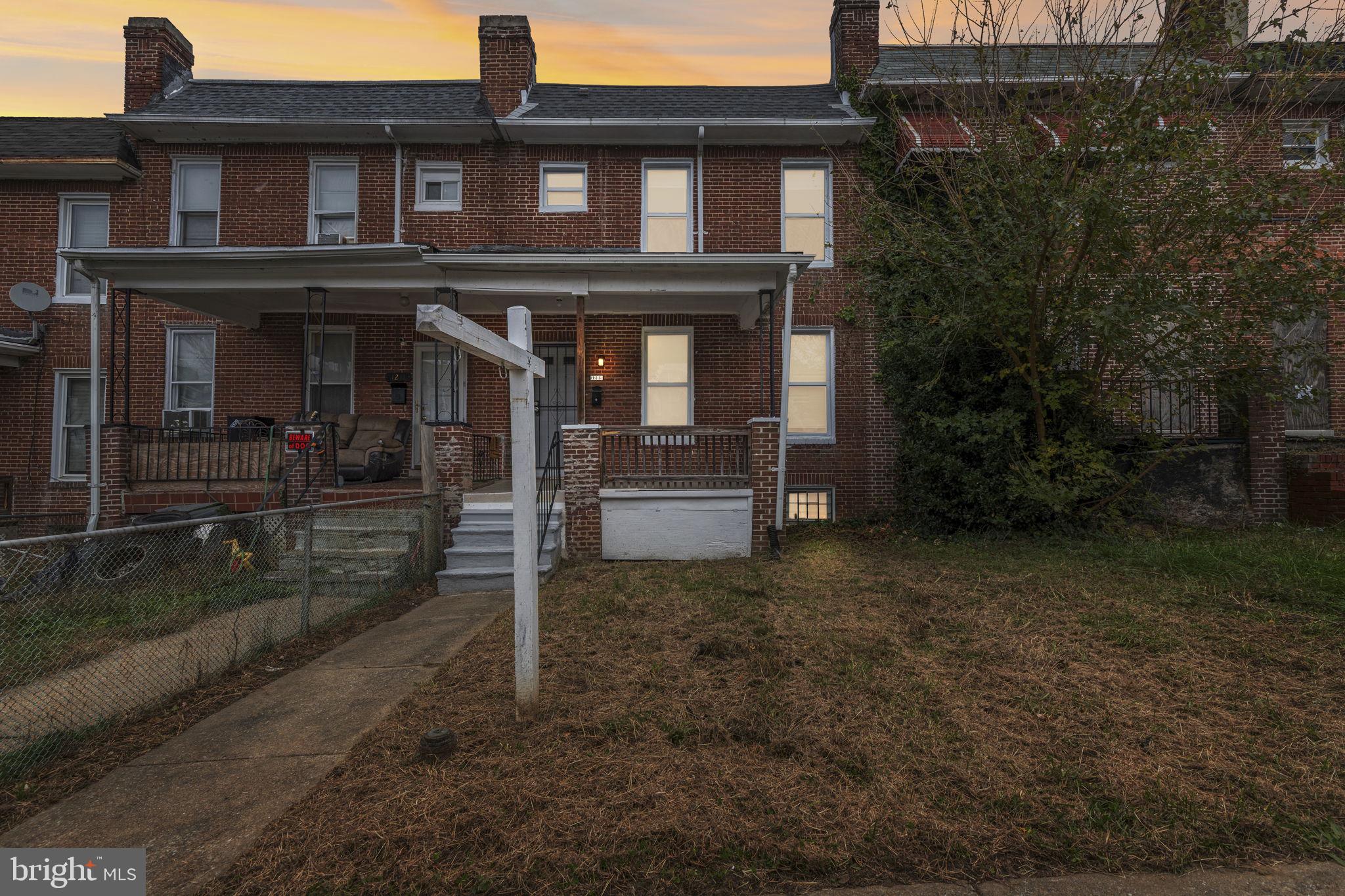1209 DUKELAND STREET