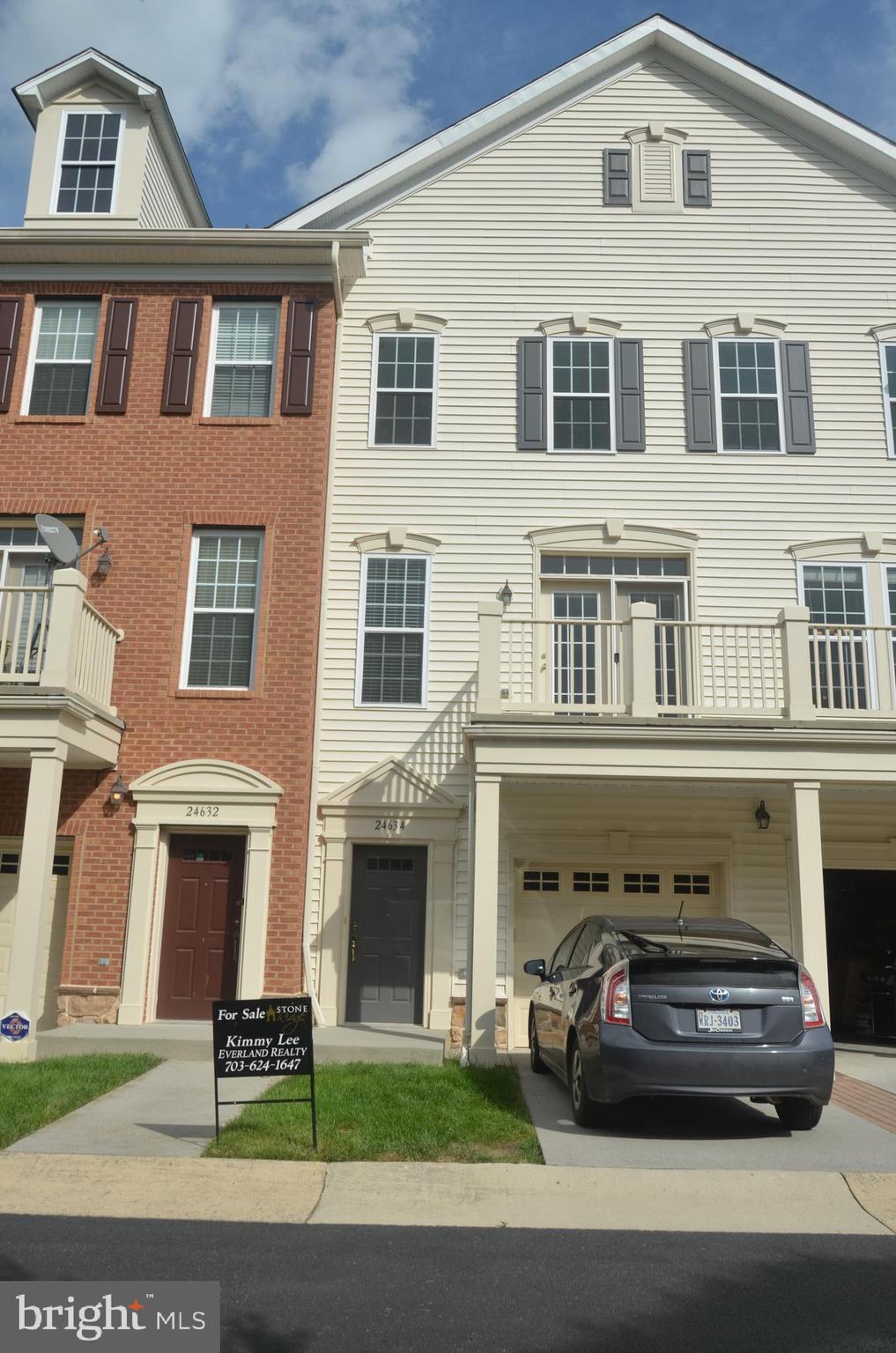 STONE SPRINGS CONDOMINIUMS - Residential Lease