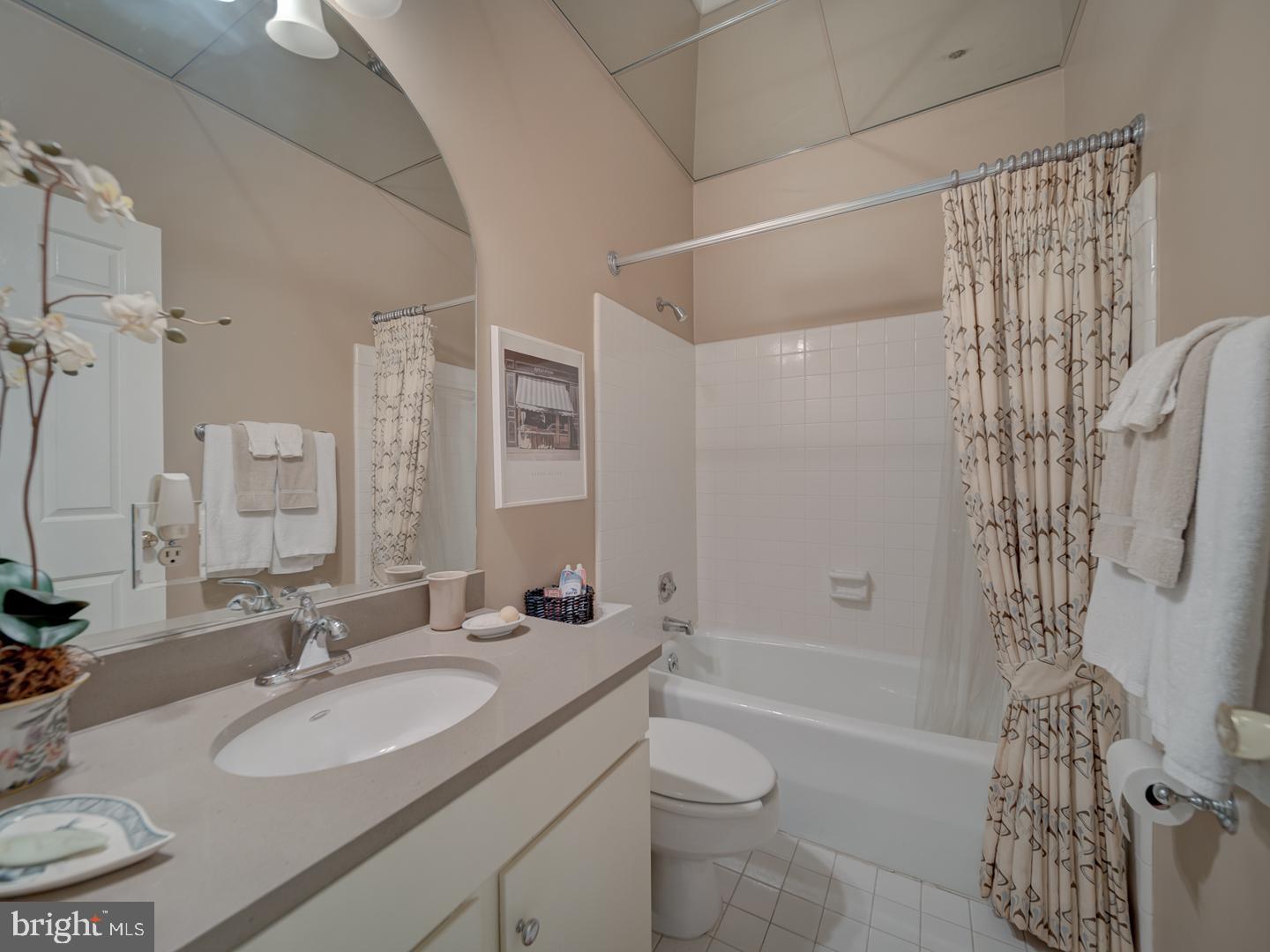 CAPITOL HILL - Residential Lease