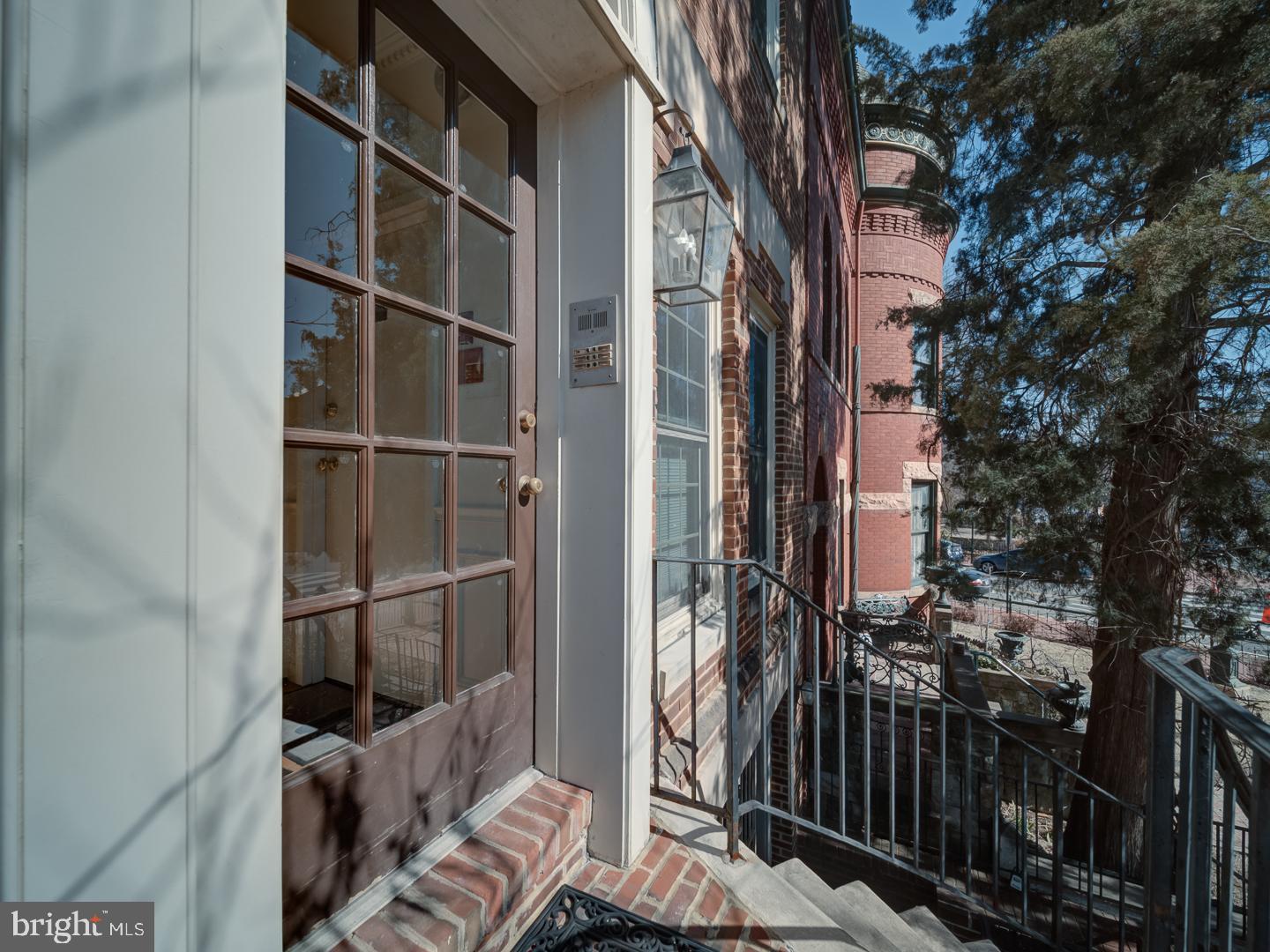 CAPITOL HILL - Residential Lease