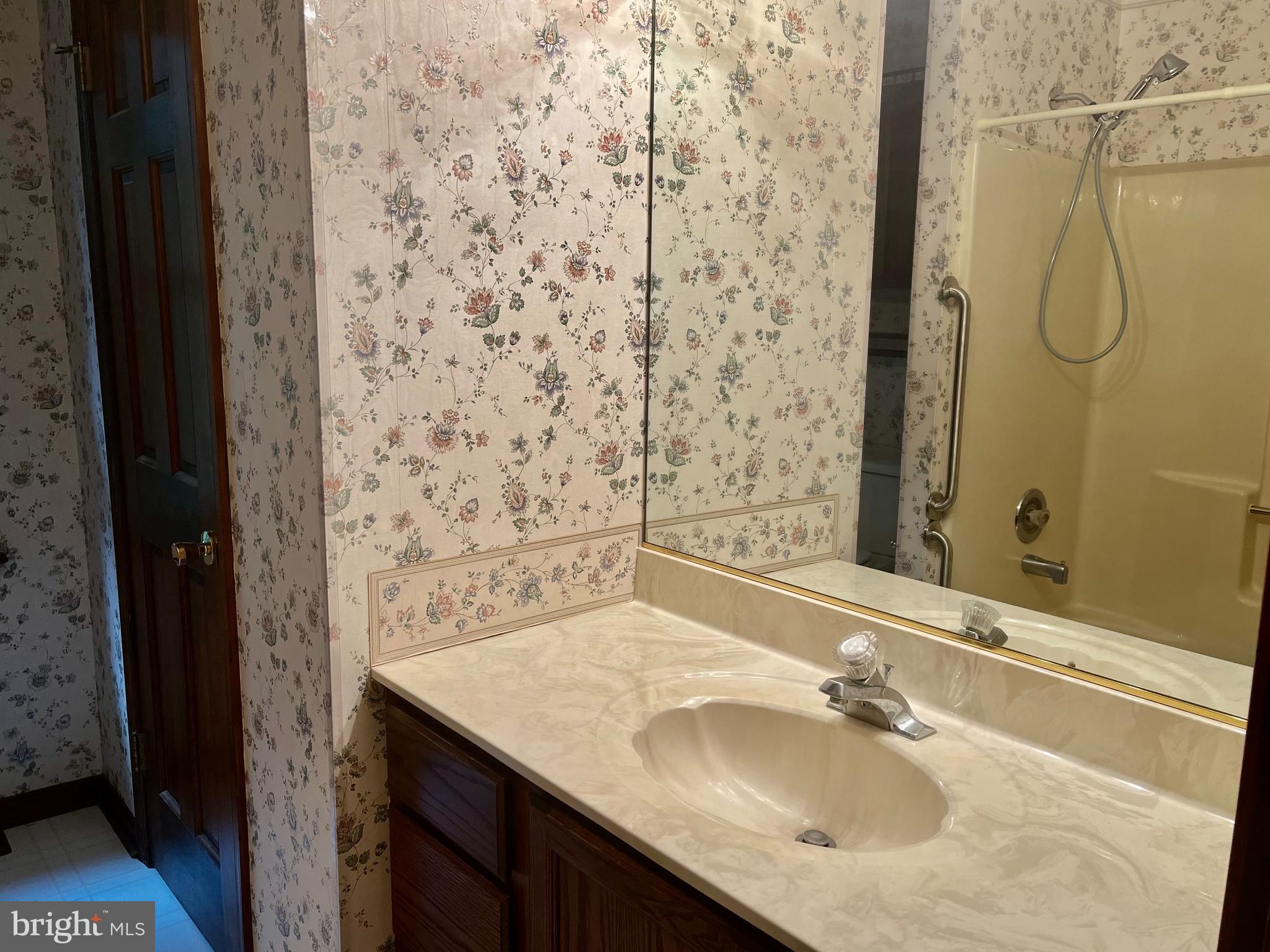 LANCASTER HILL - Residential