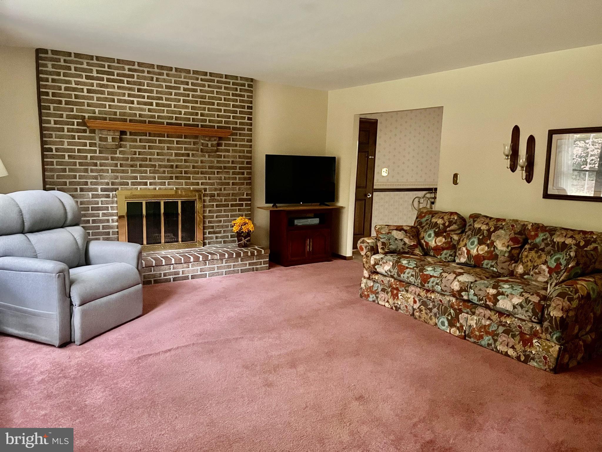 LANCASTER HILL - Residential