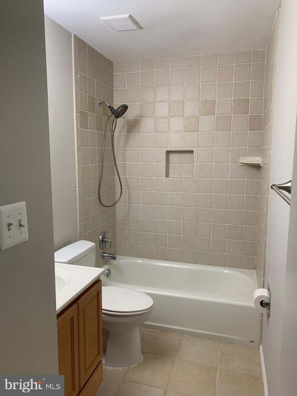 DALE CITY - Residential Lease